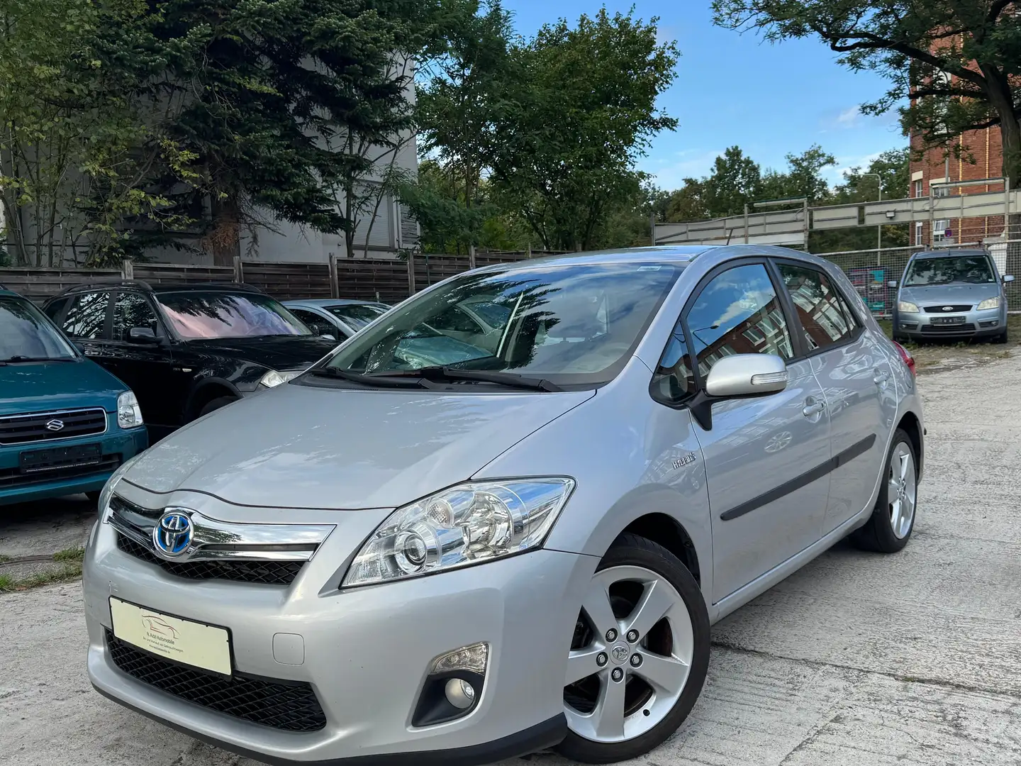 Toyota Auris 1.8 Hybrid Executive Automatik*LMF*Tüv* Silber - 1