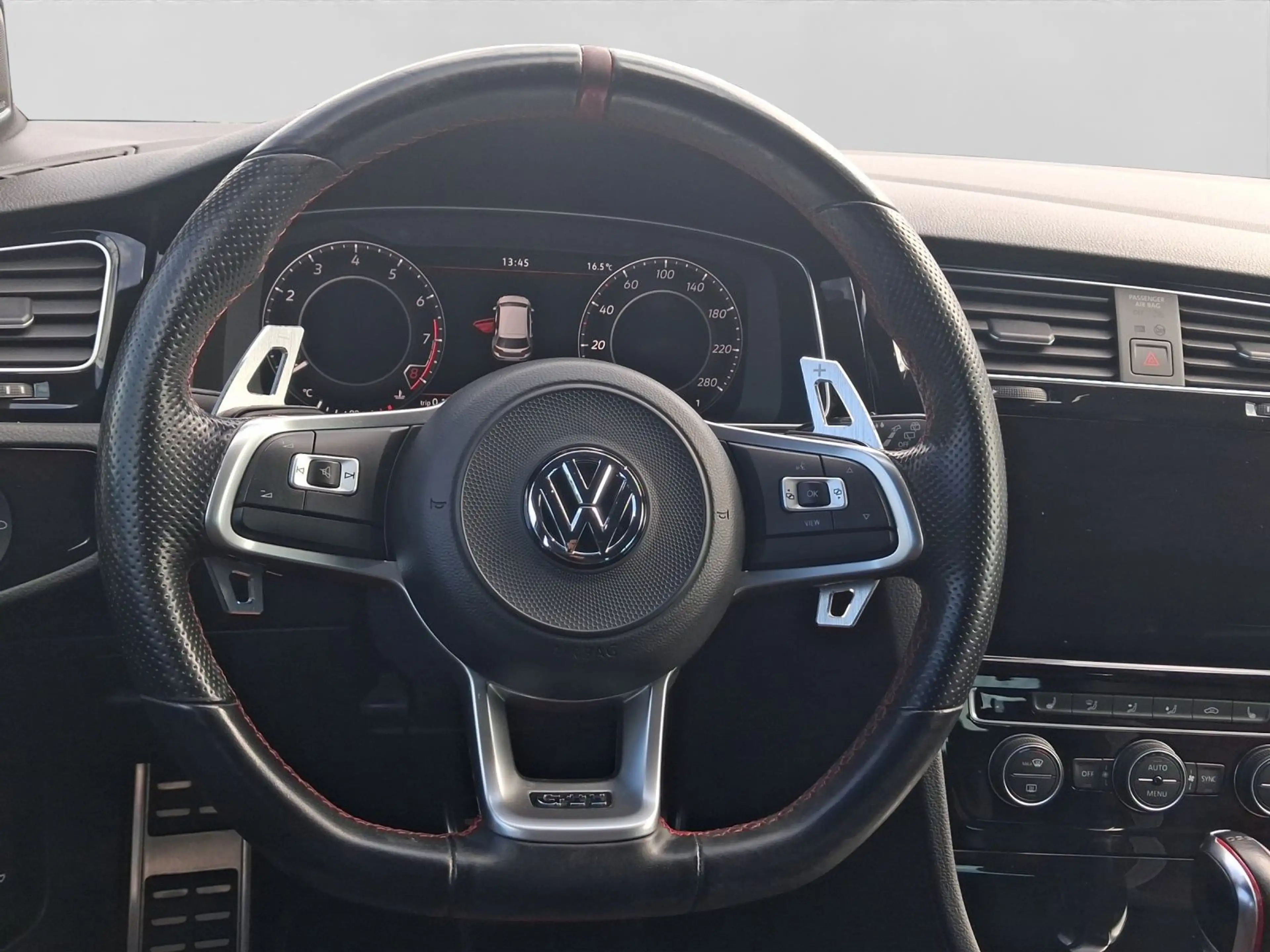 Volkswagen Golf GTI TCR R-PERFORMANCE AGA DYNAUDIO — photo 9