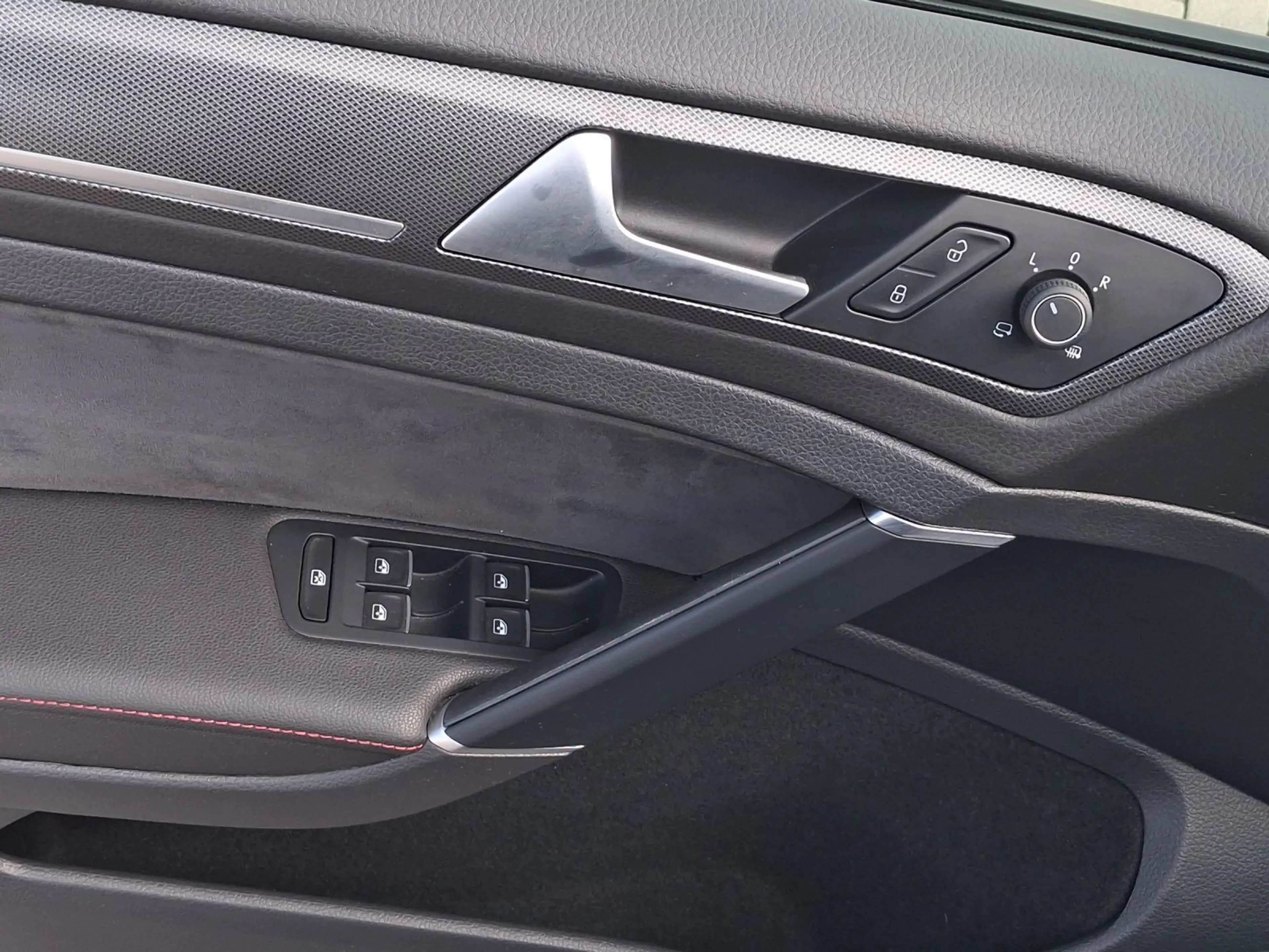 Volkswagen Golf GTI TCR R-PERFORMANCE AGA DYNAUDIO — photo 8
