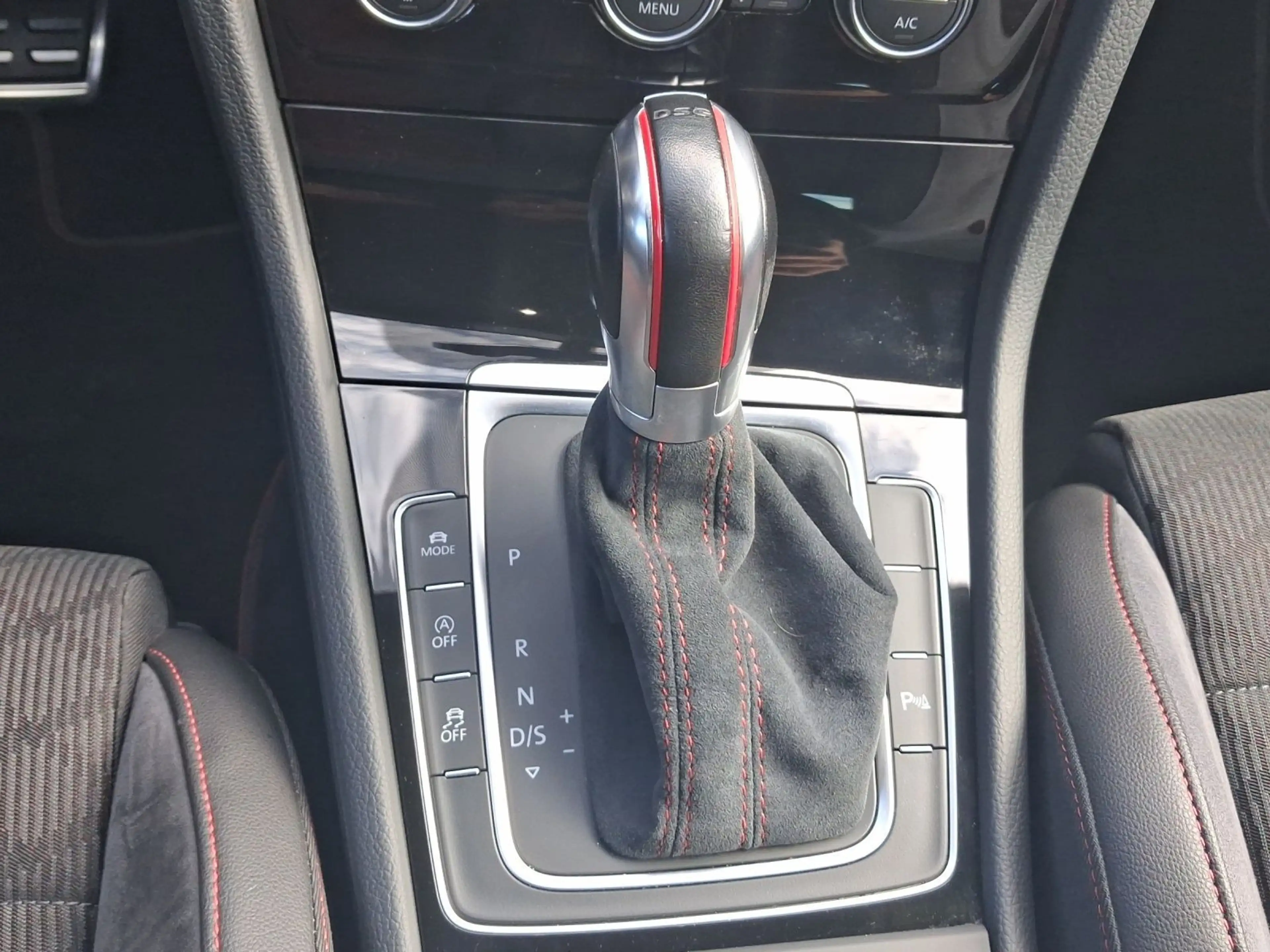 Volkswagen Golf GTI TCR R-PERFORMANCE AGA DYNAUDIO — photo 11