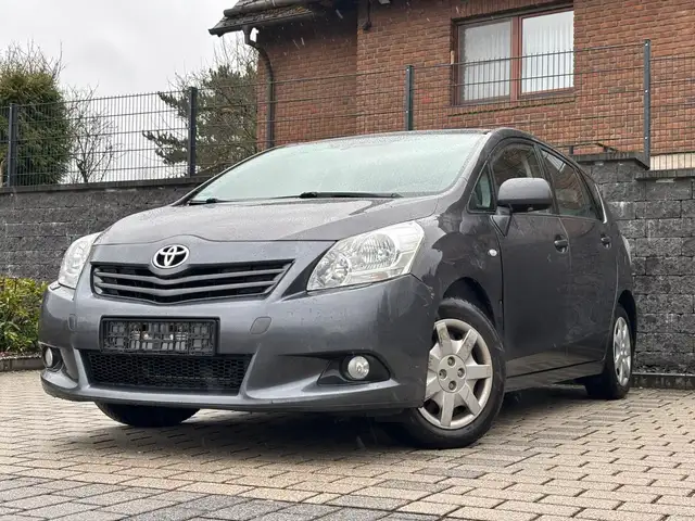 Toyota Verso 1,8 Executive/technisch 1A Zustand/7Sitzer