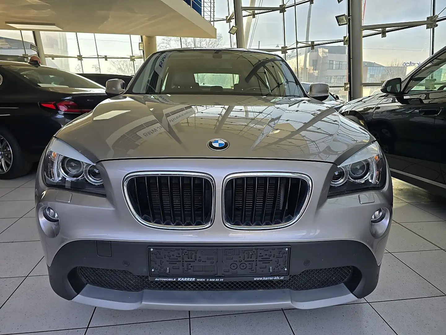 BMW X1 sDrive18d  Anhängerkupplung/Xenon-Licht/PDC Silber - 2