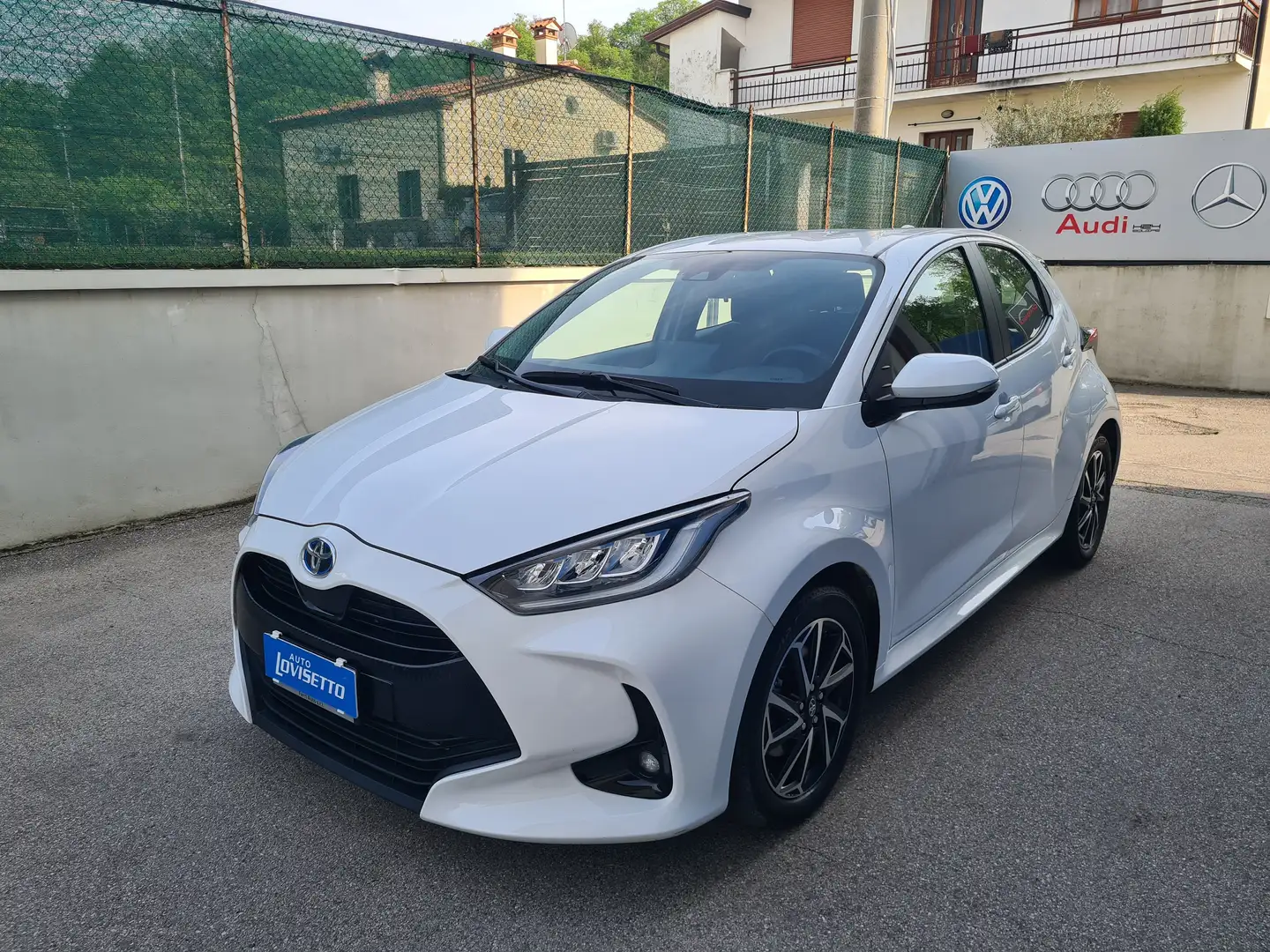 Toyota Yaris Yaris 1.5h Trend bijela - 1