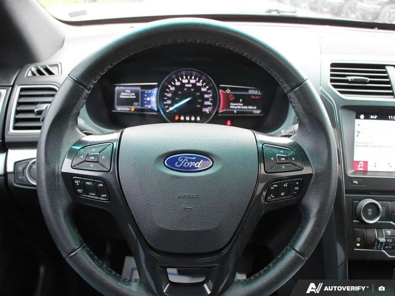 Ford Explorer снимка Ford Explorer