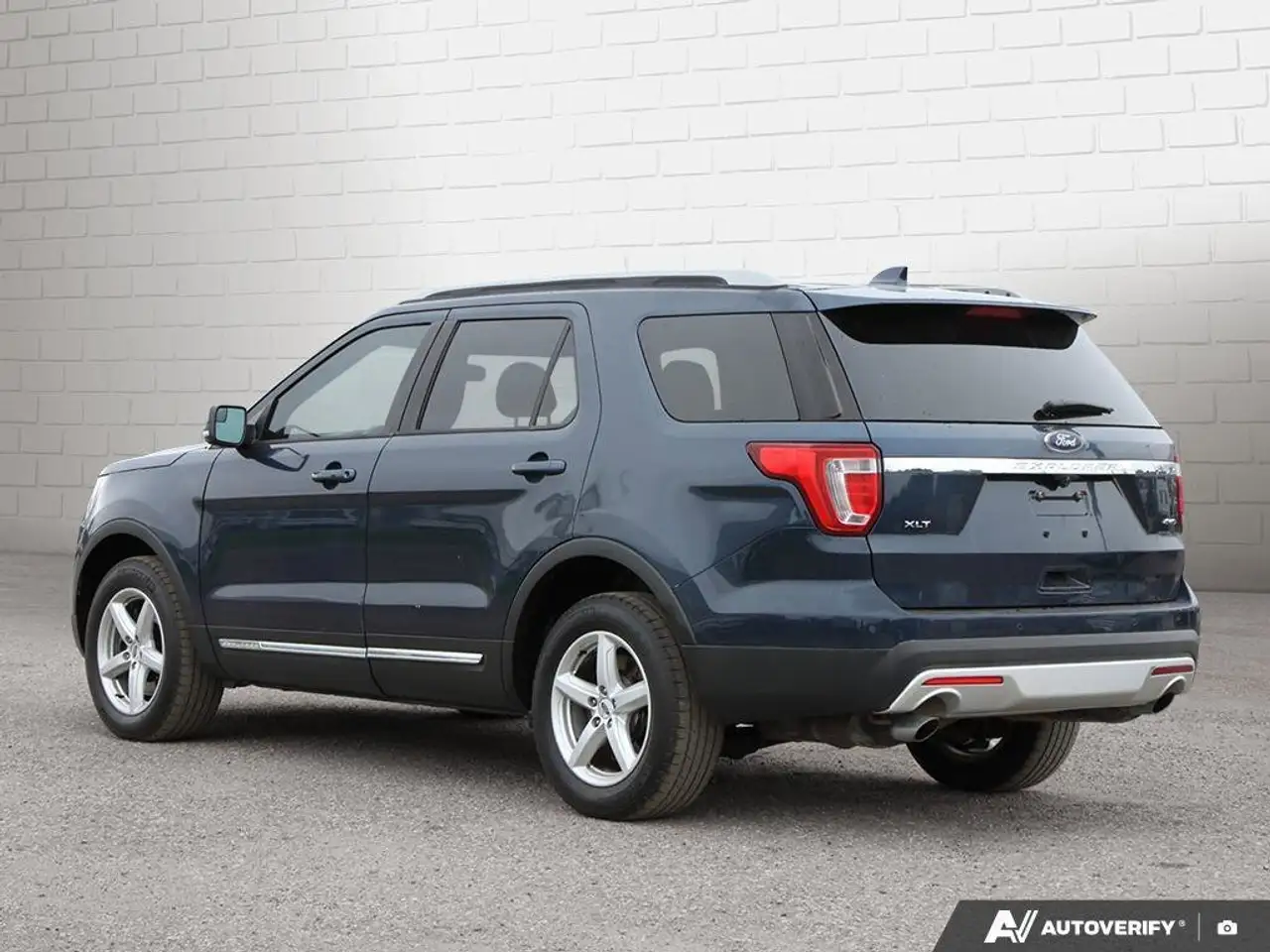 Ford Explorer снимка Ford Explorer