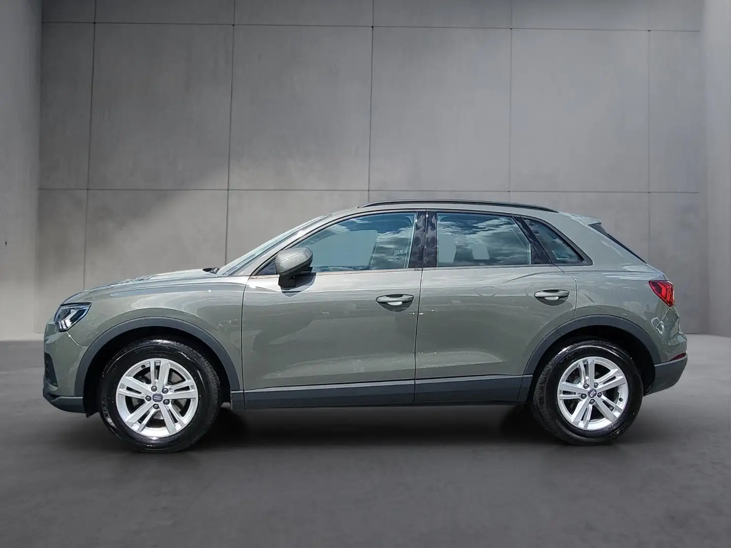 Audi Q3 35 TFSI Grau - 2