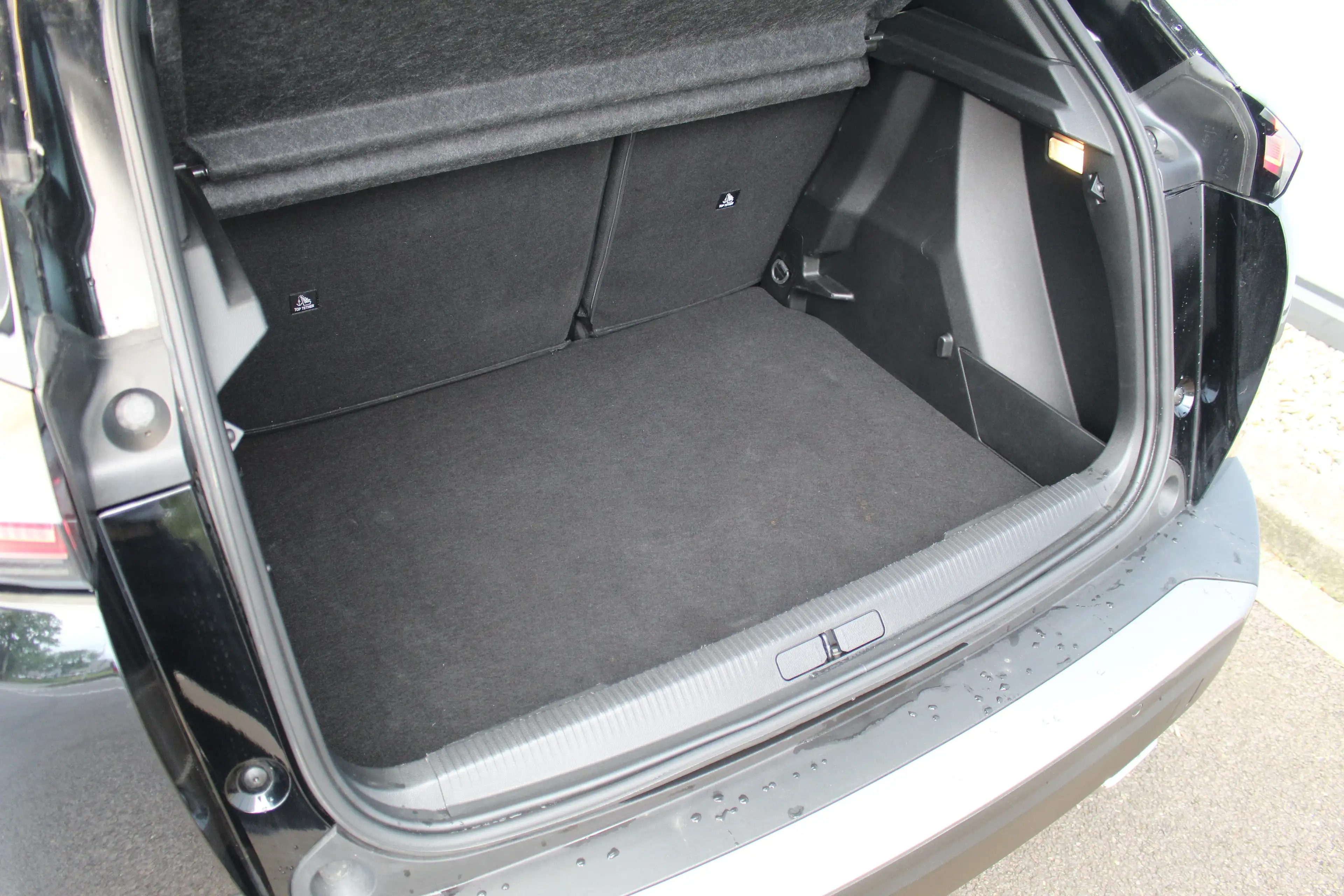 Peugeot 2008 1.2 Hybrid 145 Style | Climate & Cruise C. | CarPl — photo 5