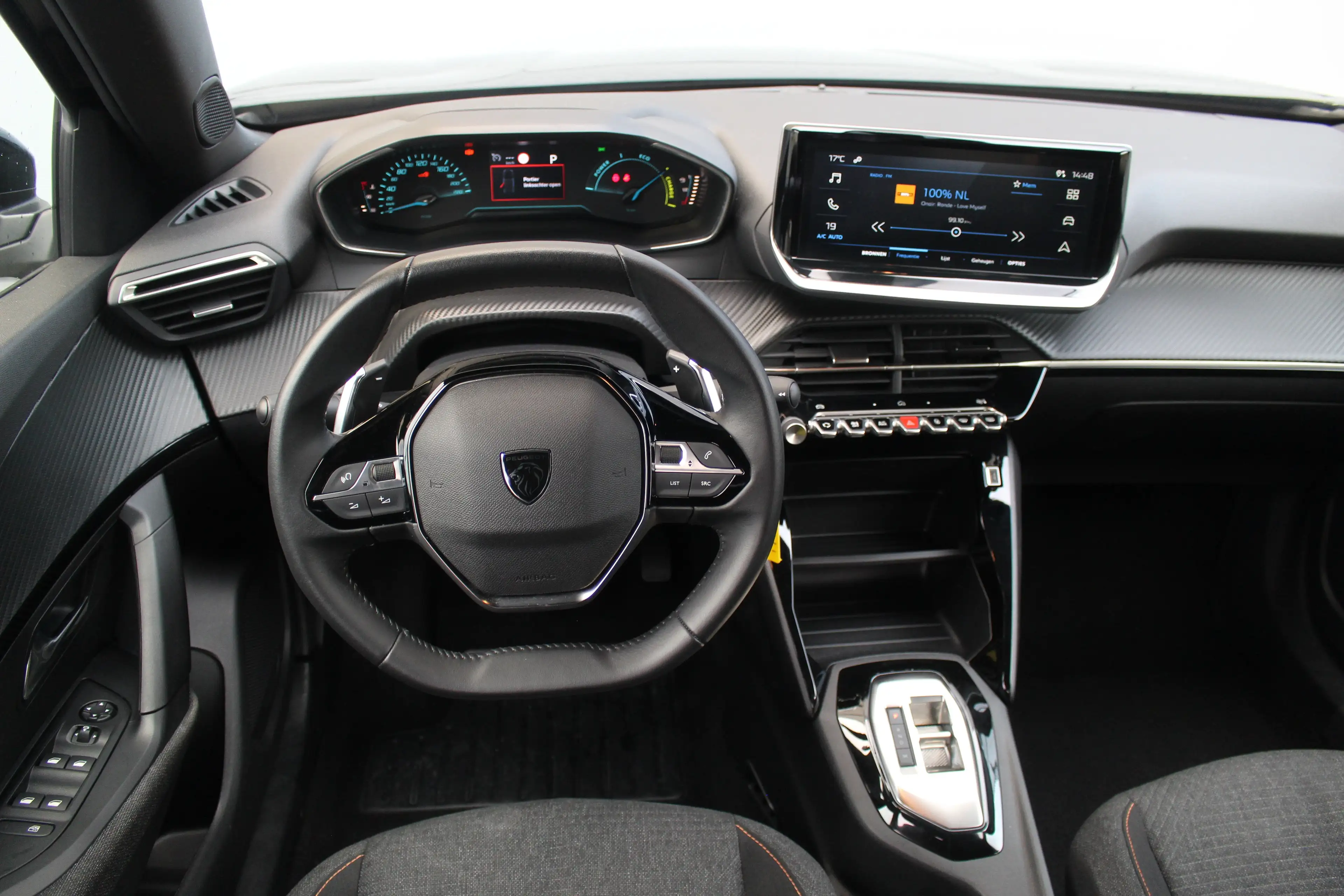 Peugeot 2008 1.2 Hybrid 145 Style | Climate & Cruise C. | CarPl — photo 23