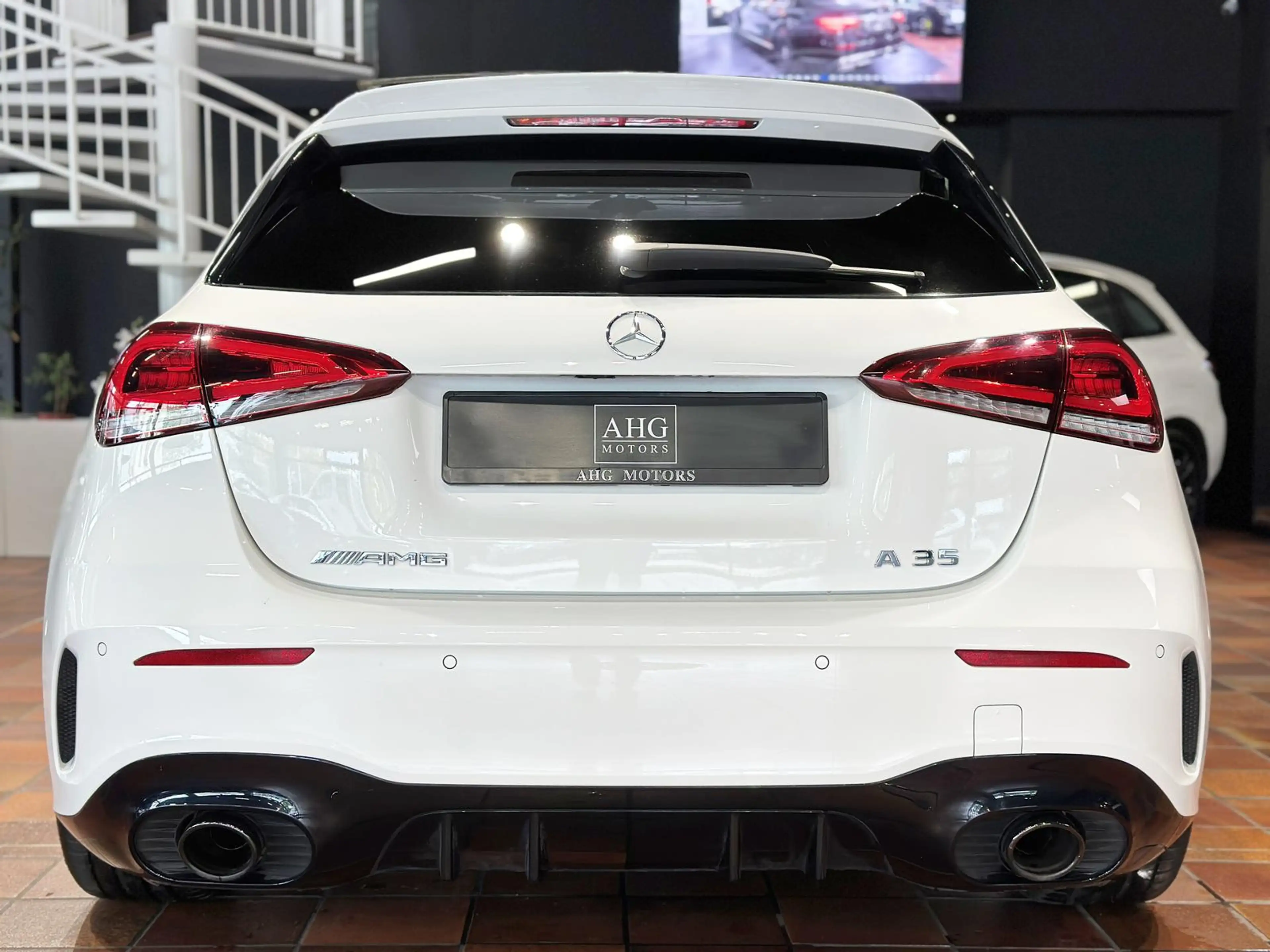 Mercedes-Benz A 35 AMG 4MATIC NIGHT PANORAMA KEYLESS MBUX+ 19" — photo 5