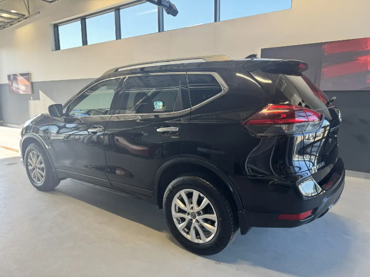 Nissan Rogue снимка Nissan Rogue
