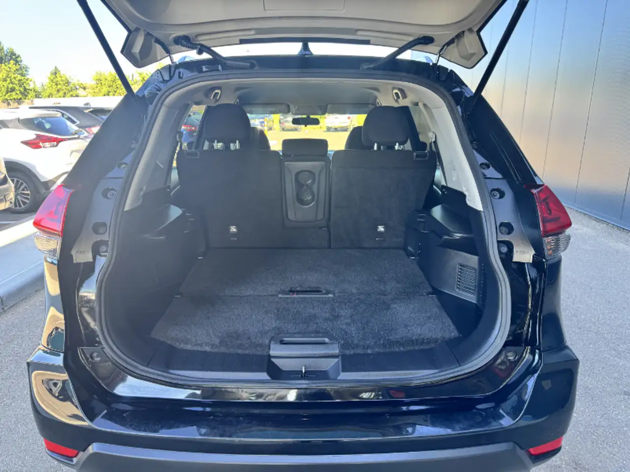 Nissan Rogue снимка Nissan Rogue