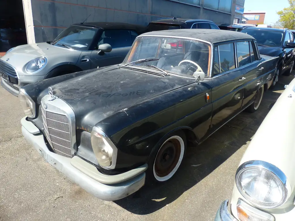 Mercedes-Benz 220 1963 из Европы — купить под ключ