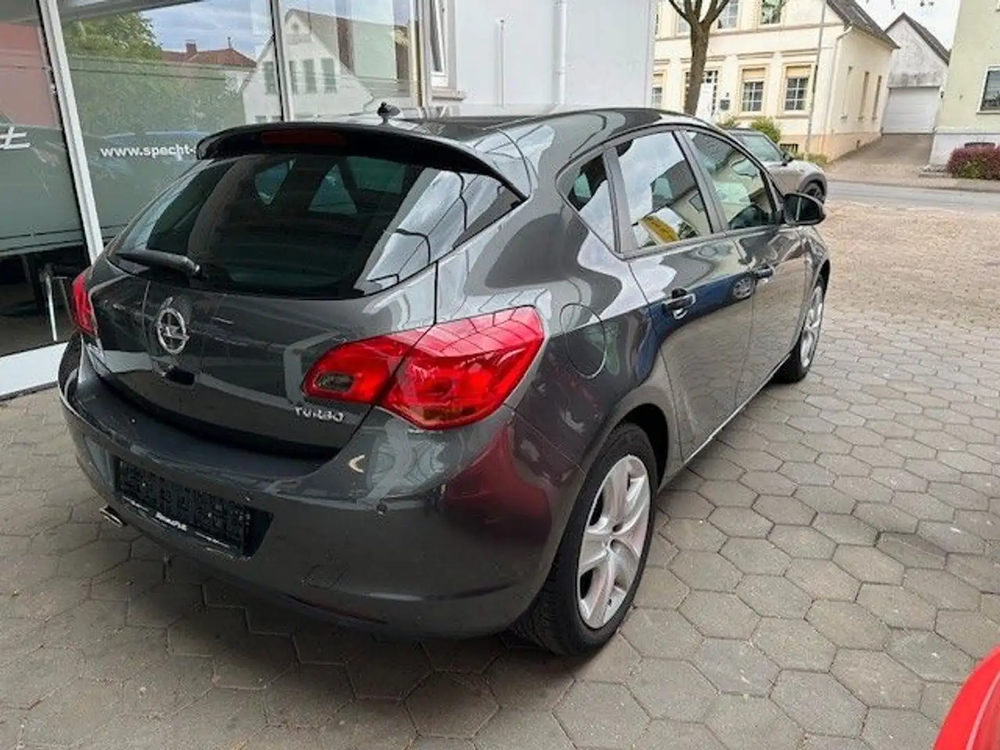 Opel Astra J Lim. 5-trg. Design Edition Grigio - 2