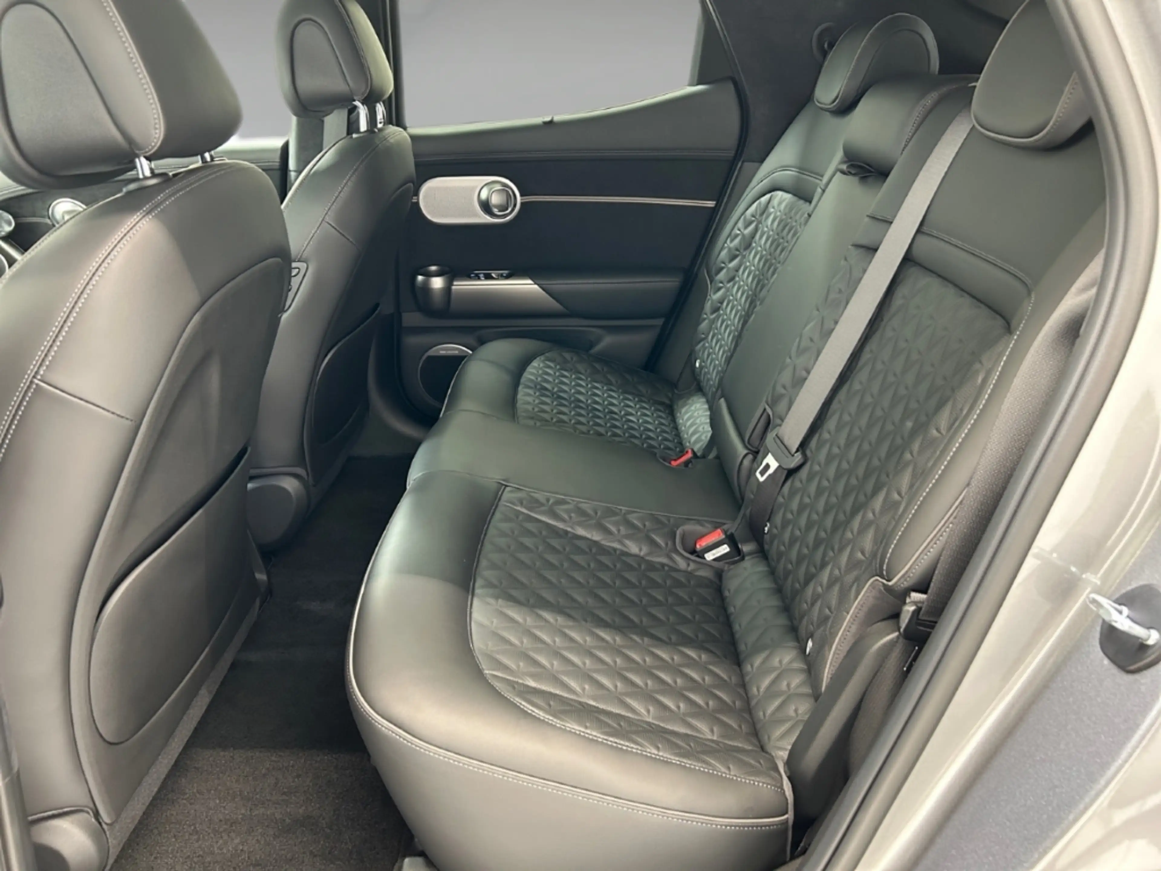 Genesis GV60 Sport Elektro 4WD Sportpaket Panorama Memory Sitze — photo 14
