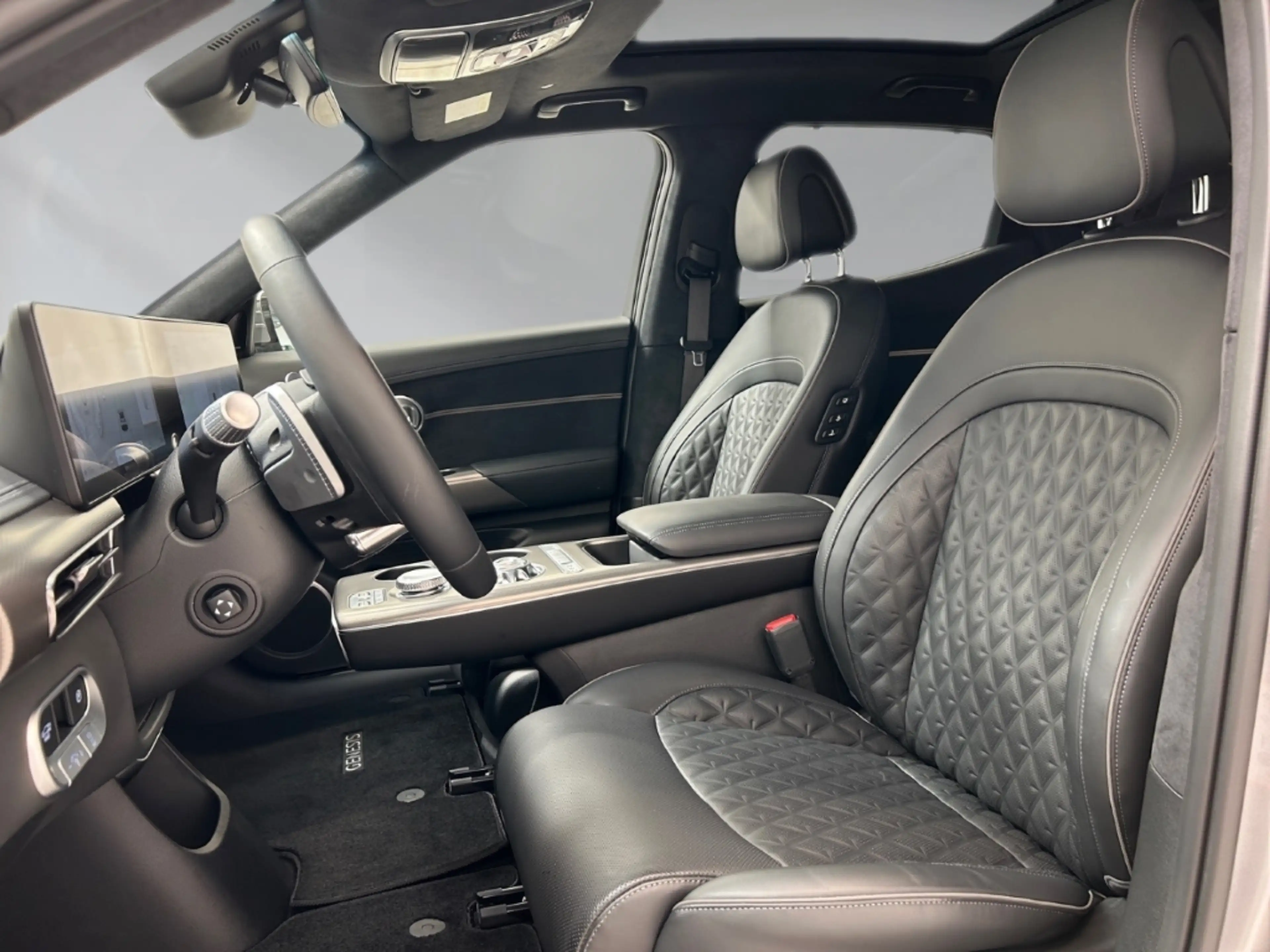 Genesis GV60 Sport Elektro 4WD Sportpaket Panorama Memory Sitze — photo 10