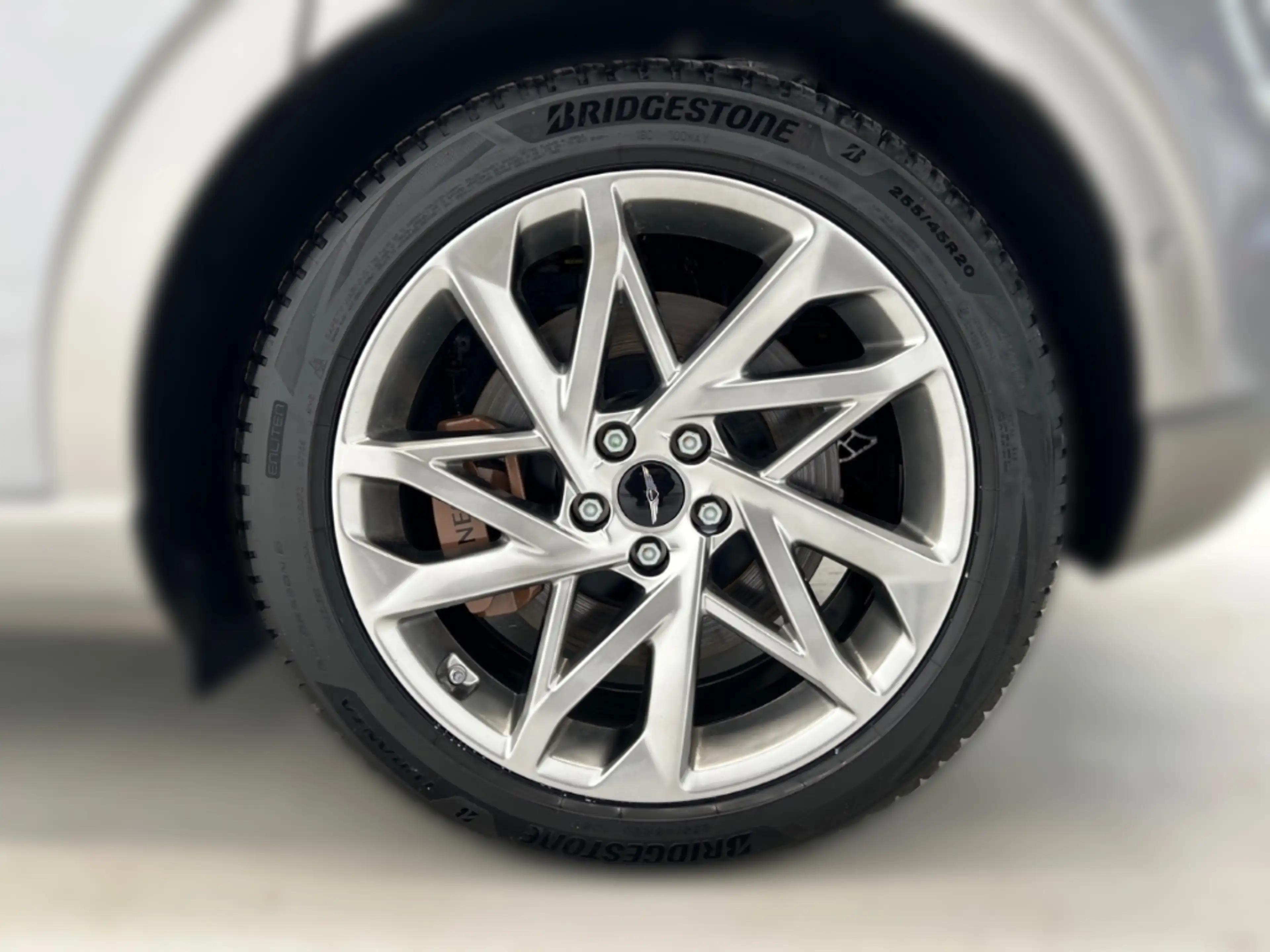 Genesis GV60 Sport Elektro 4WD Sportpaket Panorama Memory Sitze — photo 9
