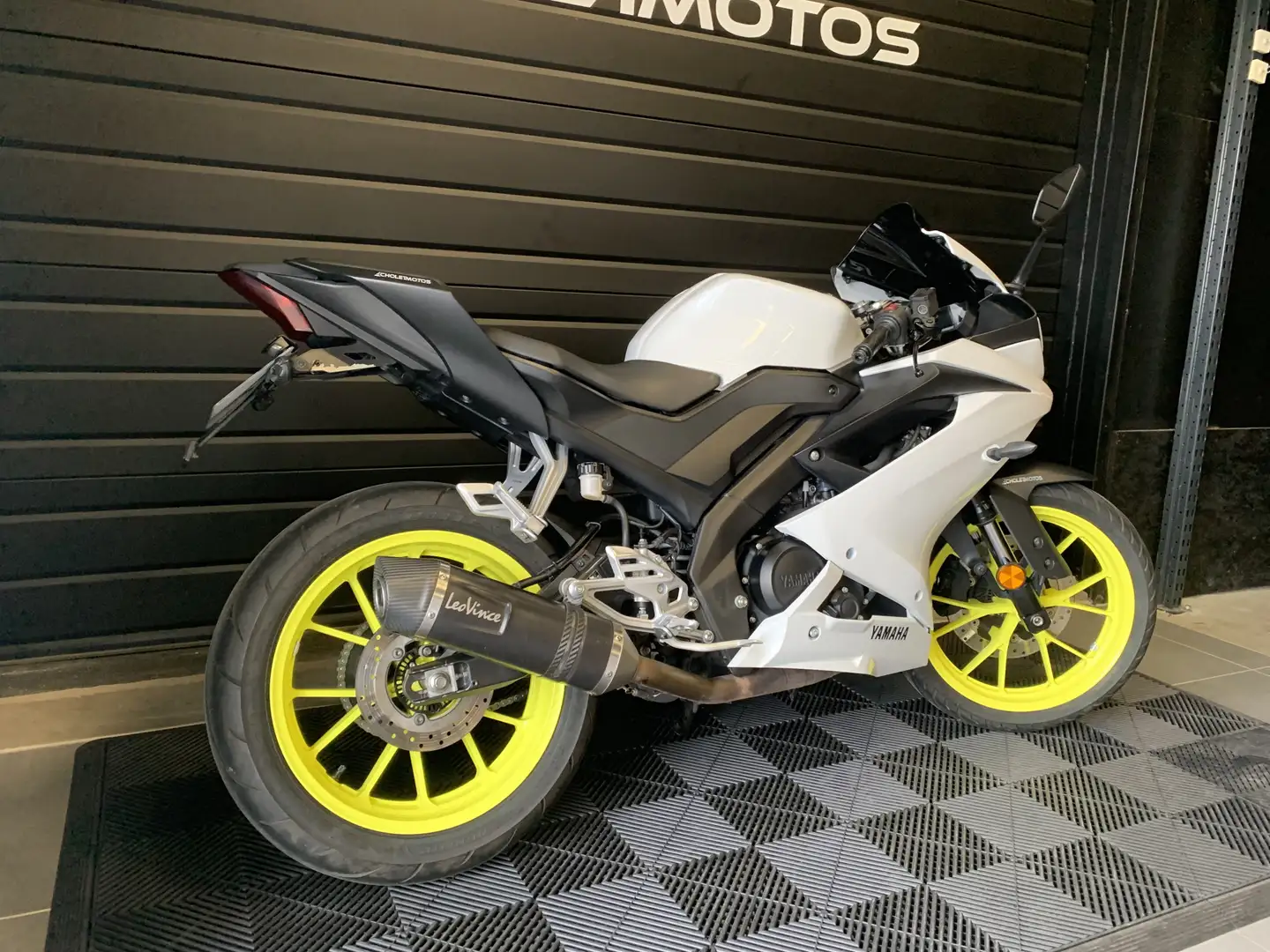 Yamaha YZF-R125 Weiß - 2