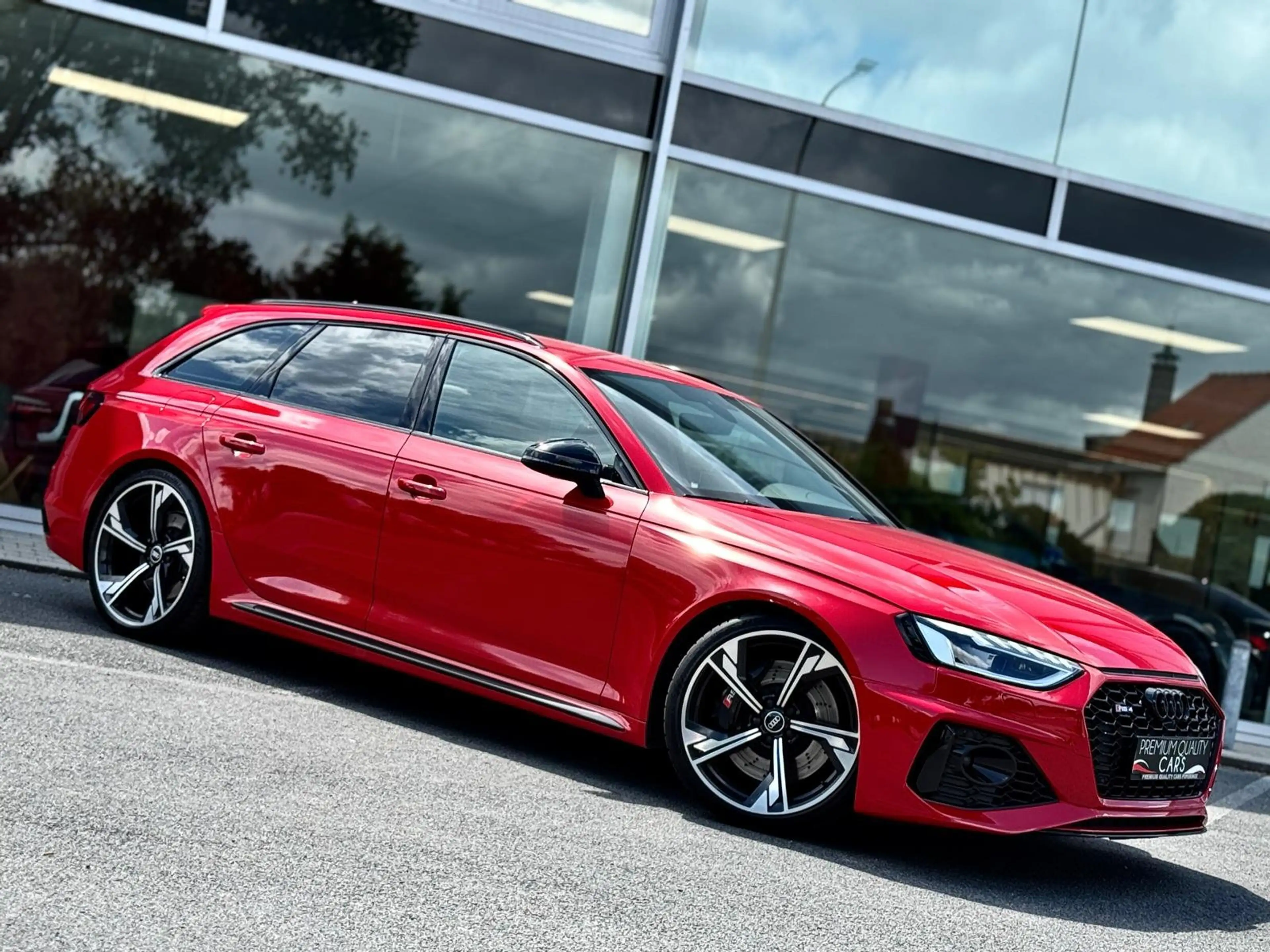 Audi RS4 LICHTE VRACHT / MASSAGE / CAM / ZETELVERWARMING / — photo 5
