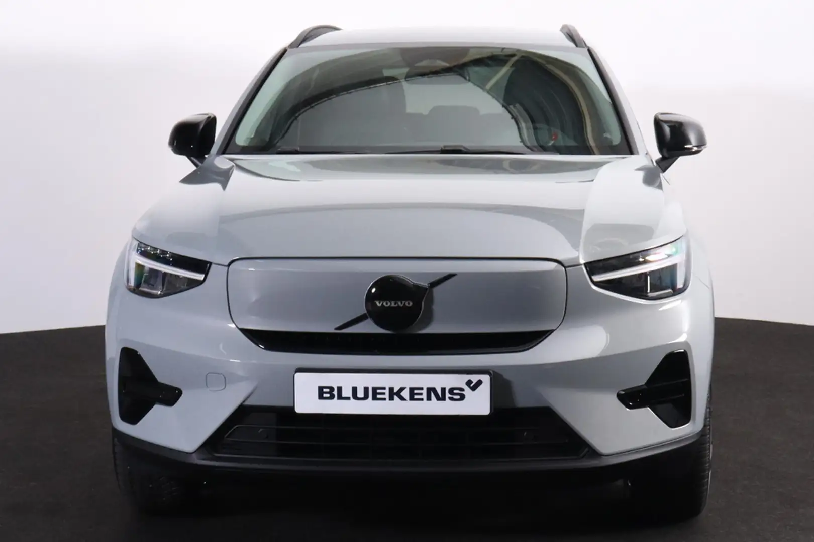 Volvo XC40 Single Motor Essential Black Edition - Lederen bek Grijs - 2