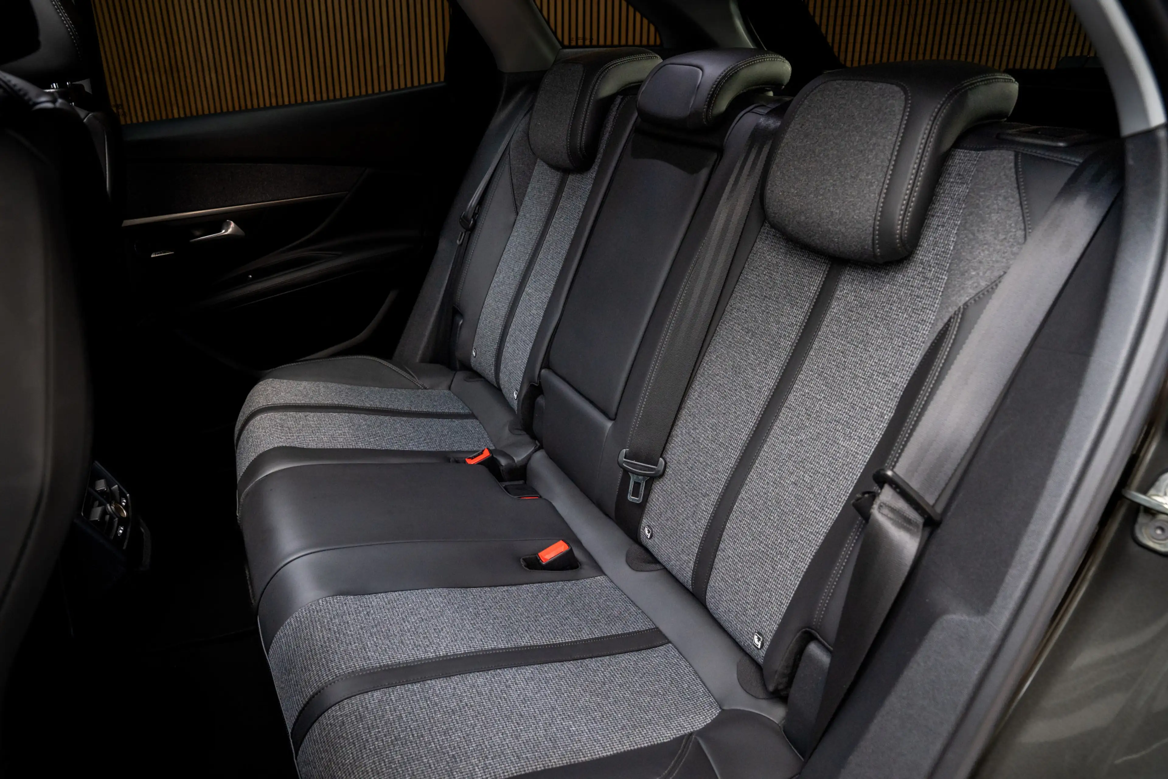 Peugeot 3008 1.6 e Panodak Navi Camera Memory Leder Climate con — photo 29