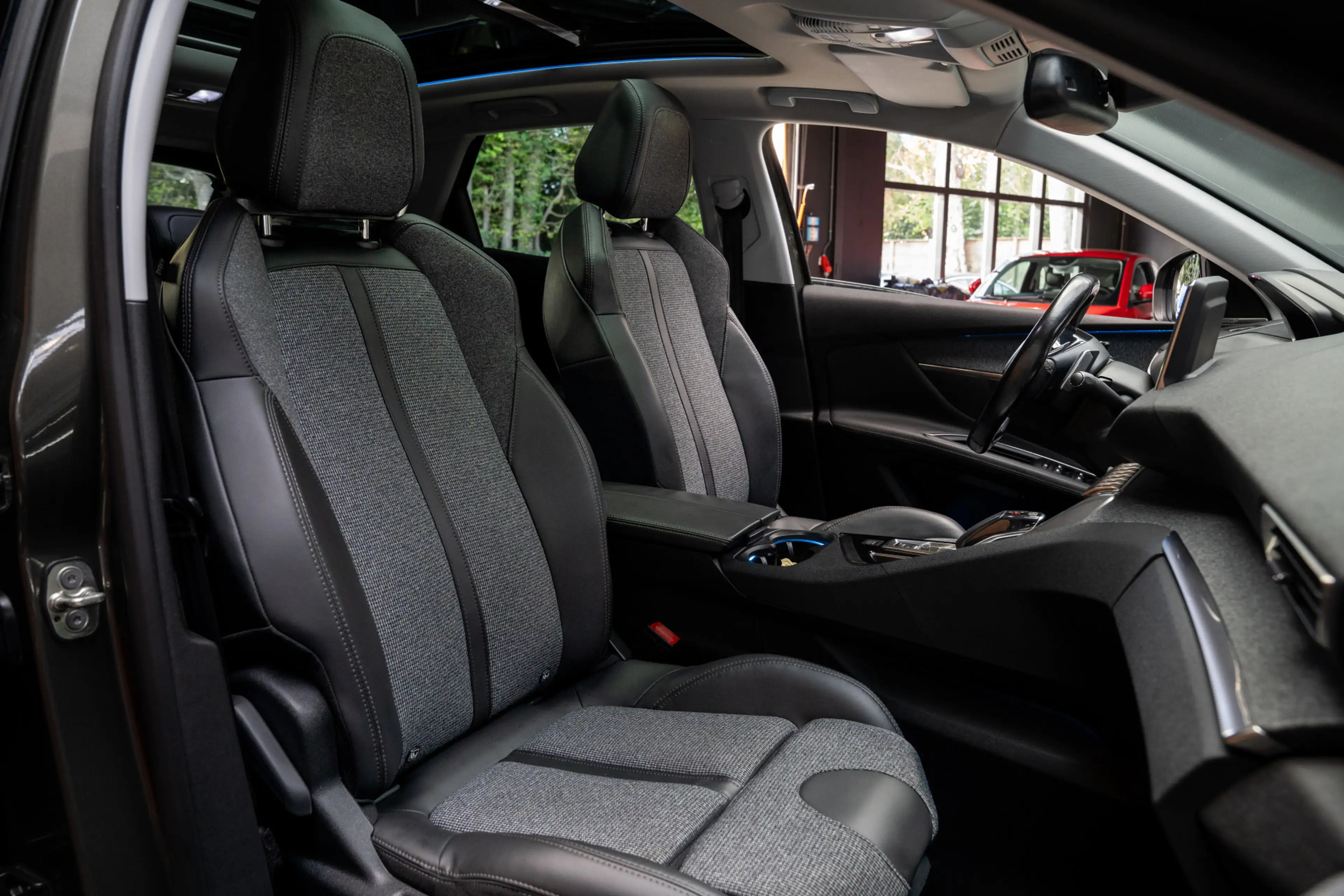 Peugeot 3008 1.6 e Panodak Navi Camera Memory Leder Climate con — photo 27