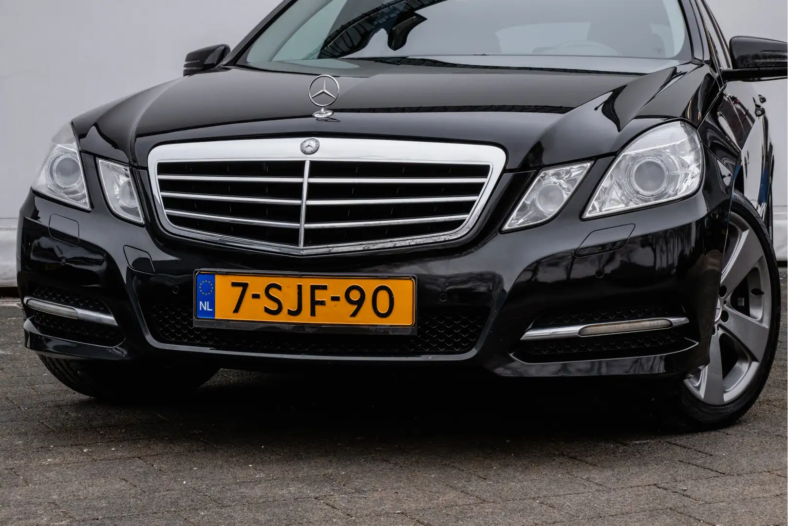 Mercedes-Benz E 200 Estate CGI Business Class Avantgarde Trekhaak/ 2.1 Noir - 2