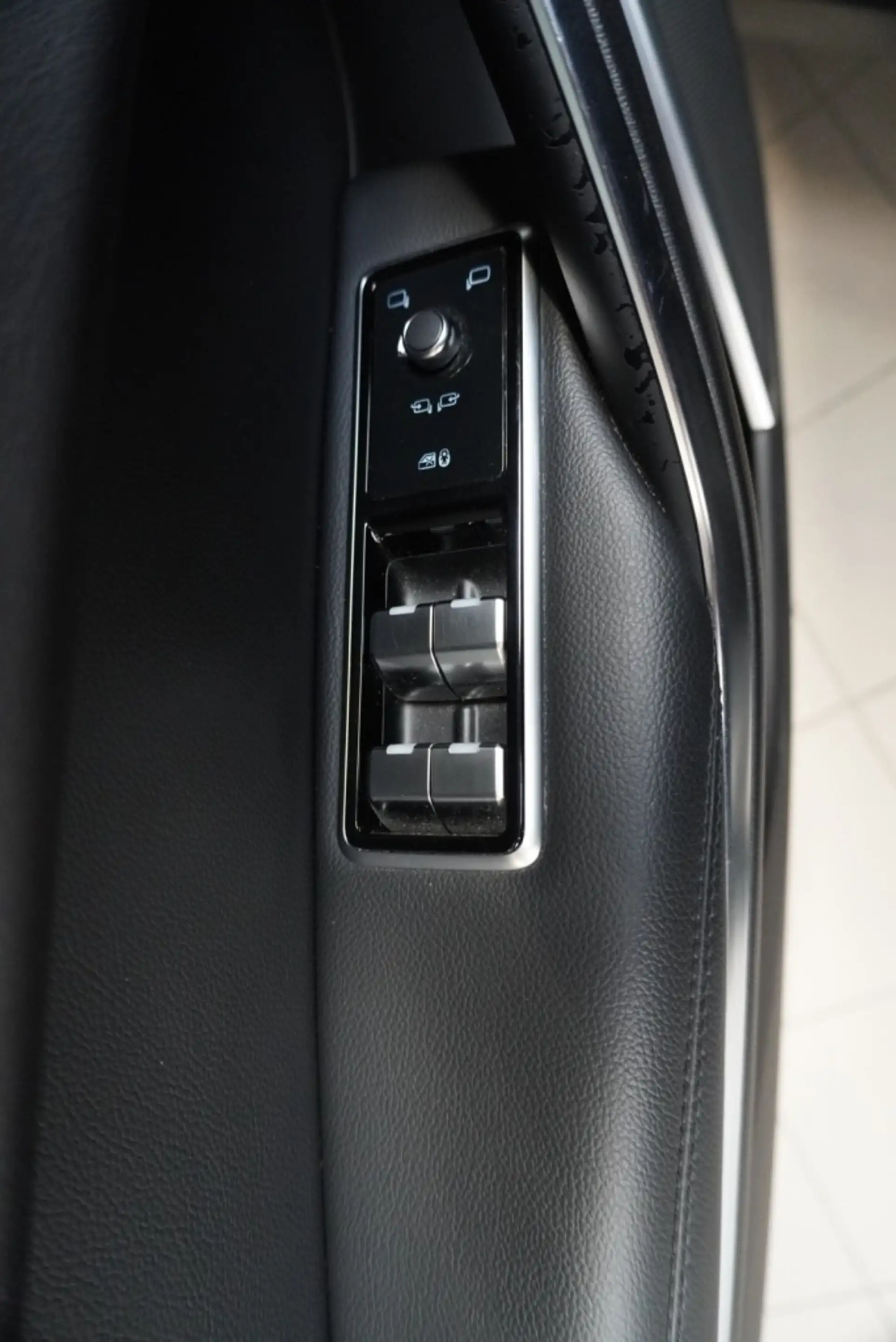 Jaguar F-Pace 2.0 P400e R-Dyn. HSE|PANO|TREKH|AWD|PLUG IN HYBRID — photo 8