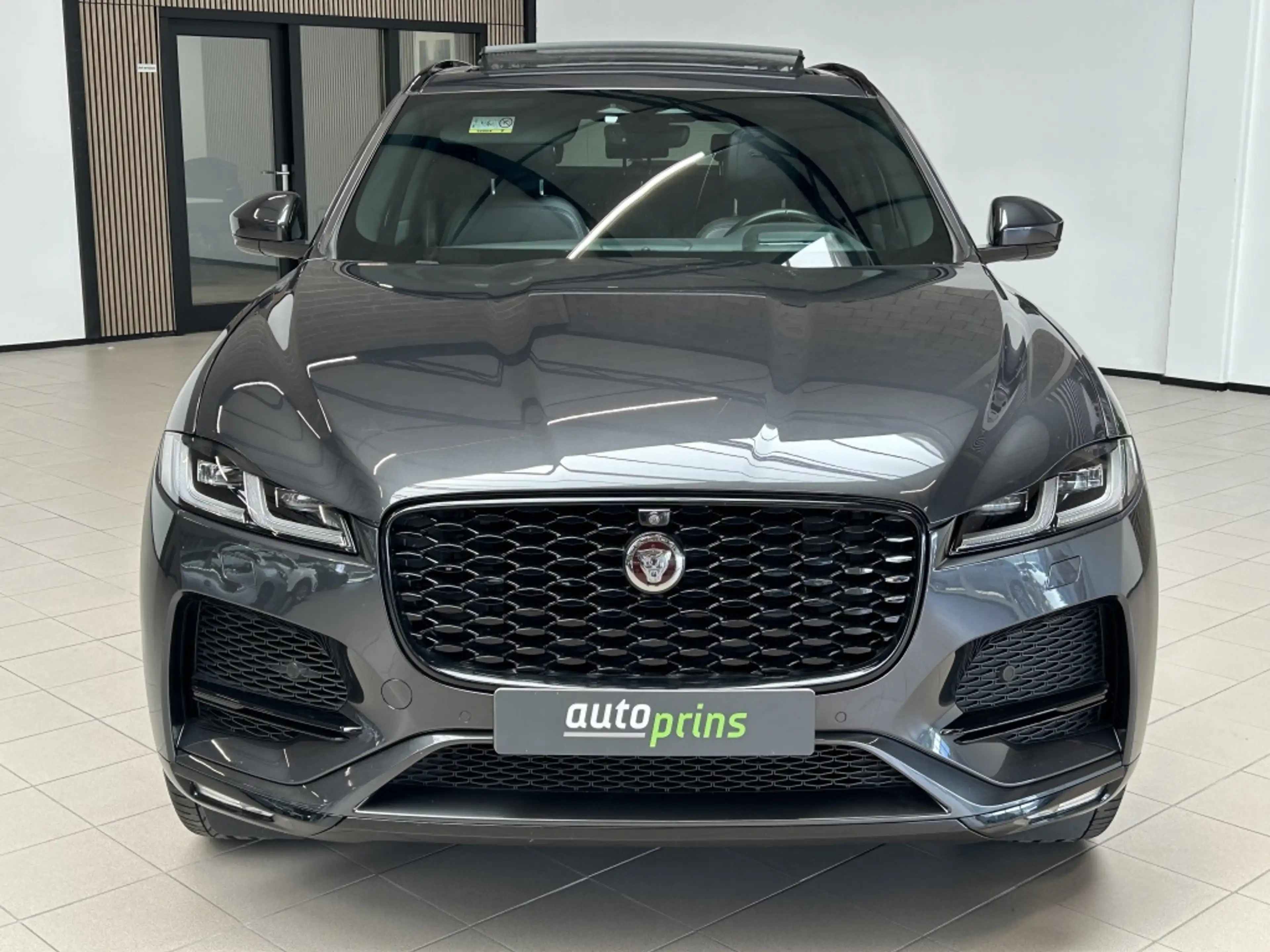 Jaguar F-Pace 2.0 P400e R-Dyn. HSE|PANO|TREKH|AWD|PLUG IN HYBRID — photo 2