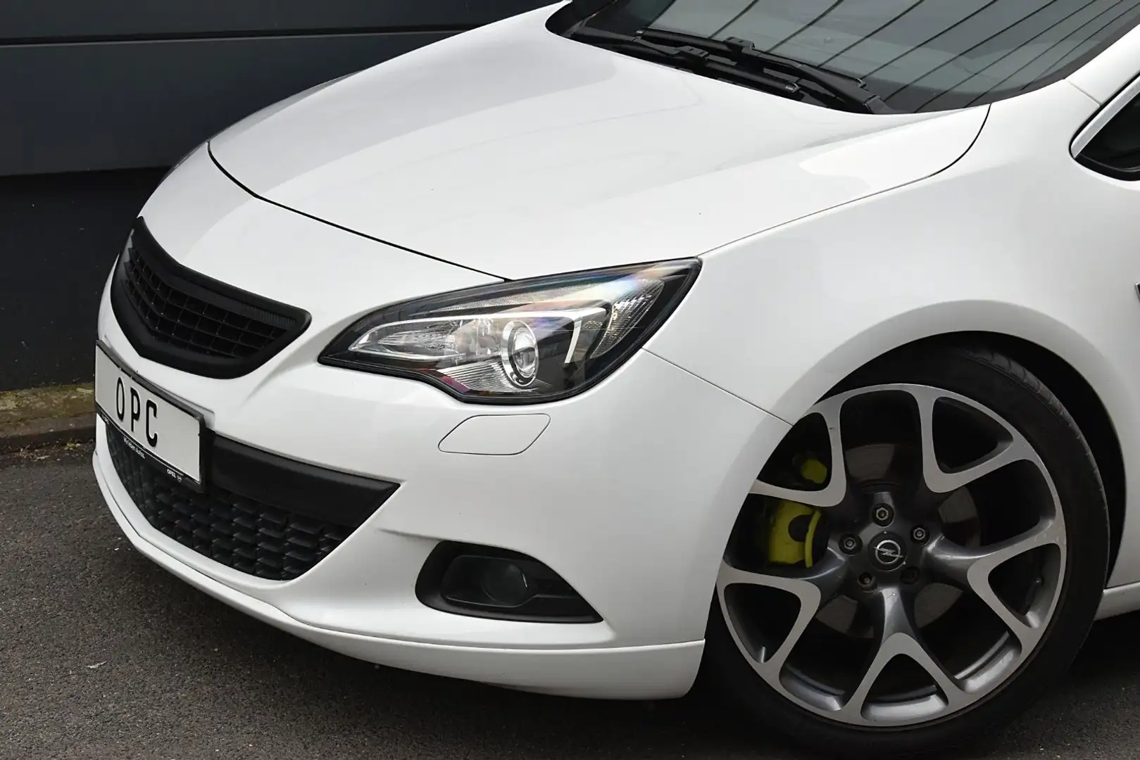 Opel Astra GTC 2.0 CDTI*OPC Edition/20"/HU & ZR neu! Wit - 1
