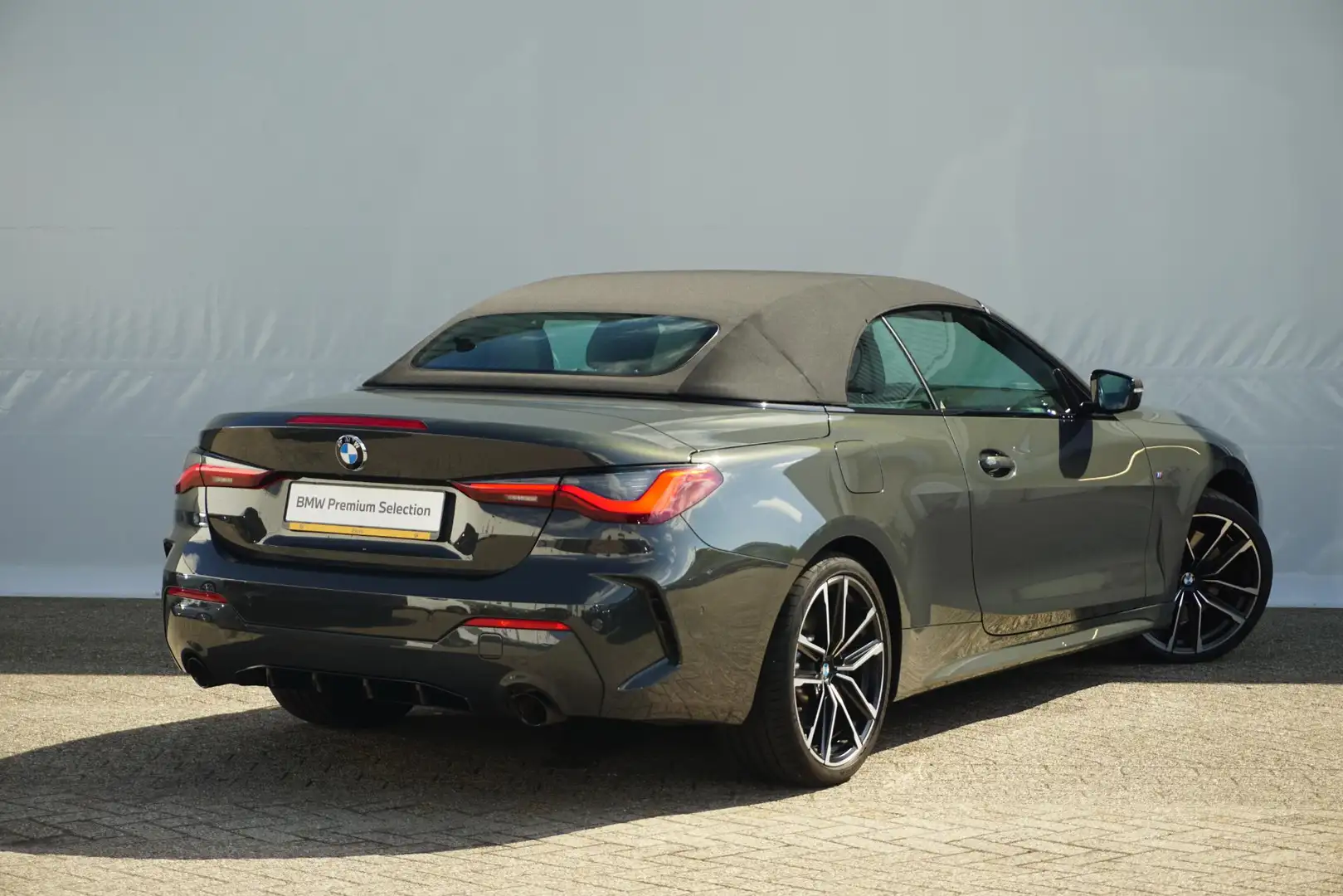 BMW 420 4 Serie Cabrio 420i High Executive M Sportpakket 1 Grijs - 2