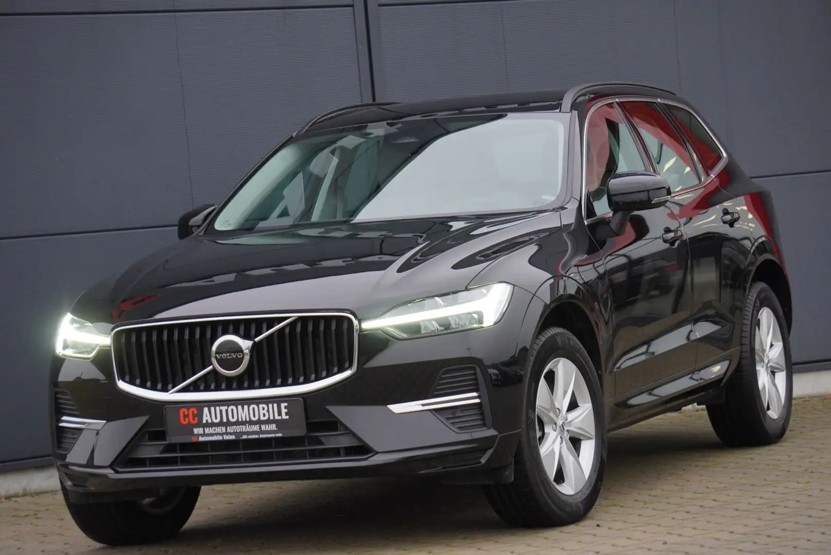 Volvo XC60 B4 Core 2WD+Kamera+LED+DAB+18Zoll+Navi+PDC+ Schwarz - 2