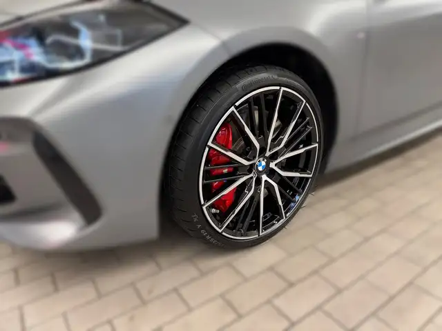 BMW 1 Series view 3