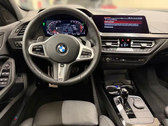 BMW 1 Series view 8