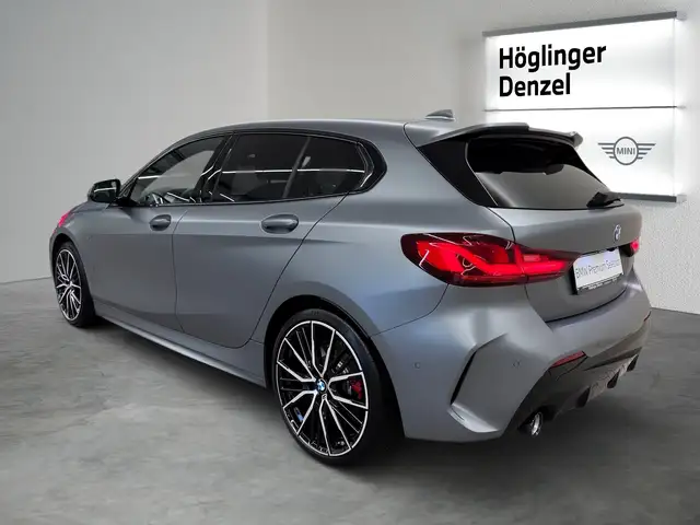BMW 1 Series view 10