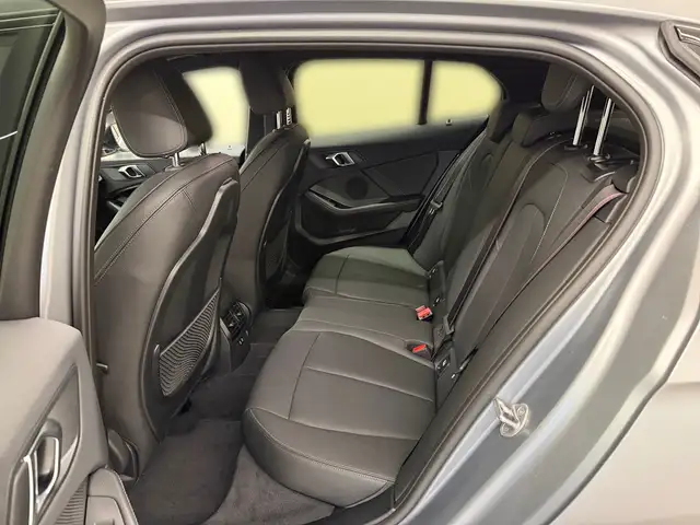 BMW 1 Series view 7