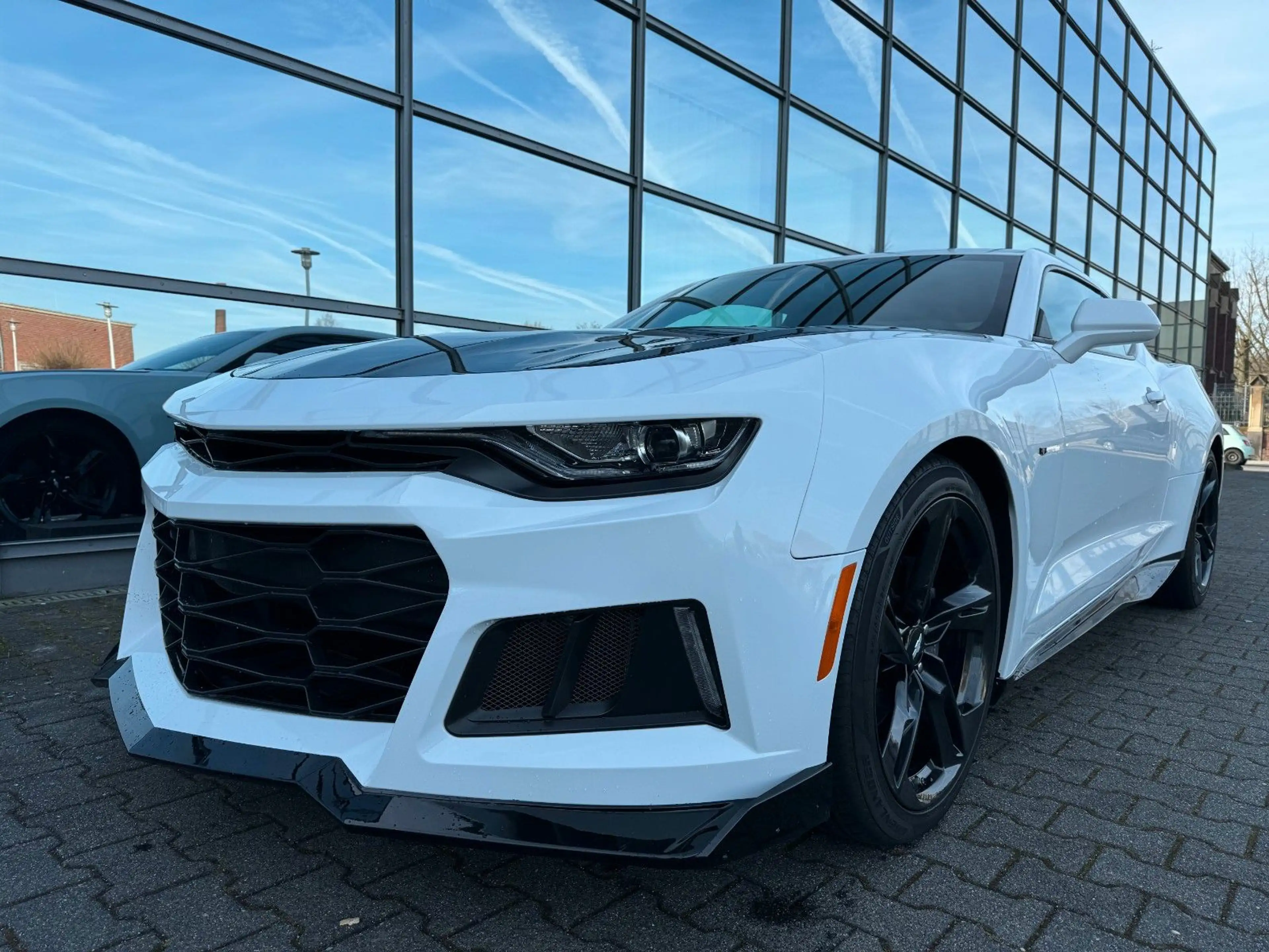 Chevrolet Camaro Coupé Sport ss 6.2 zl1 V8 Carplay Kamera Schalte — photo 7