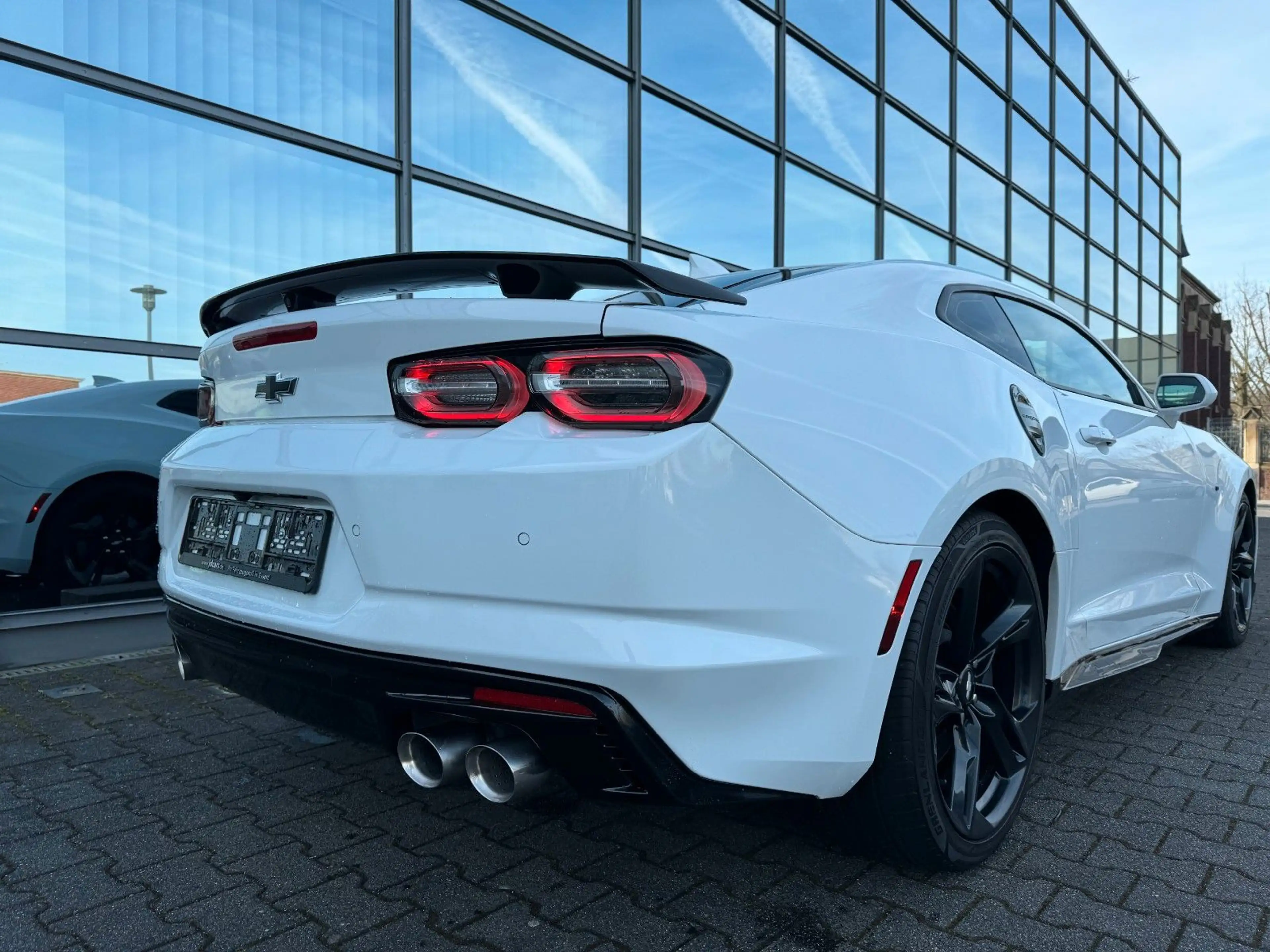 Chevrolet Camaro Coupé Sport ss 6.2 zl1 V8 Carplay Kamera Schalte — photo 6