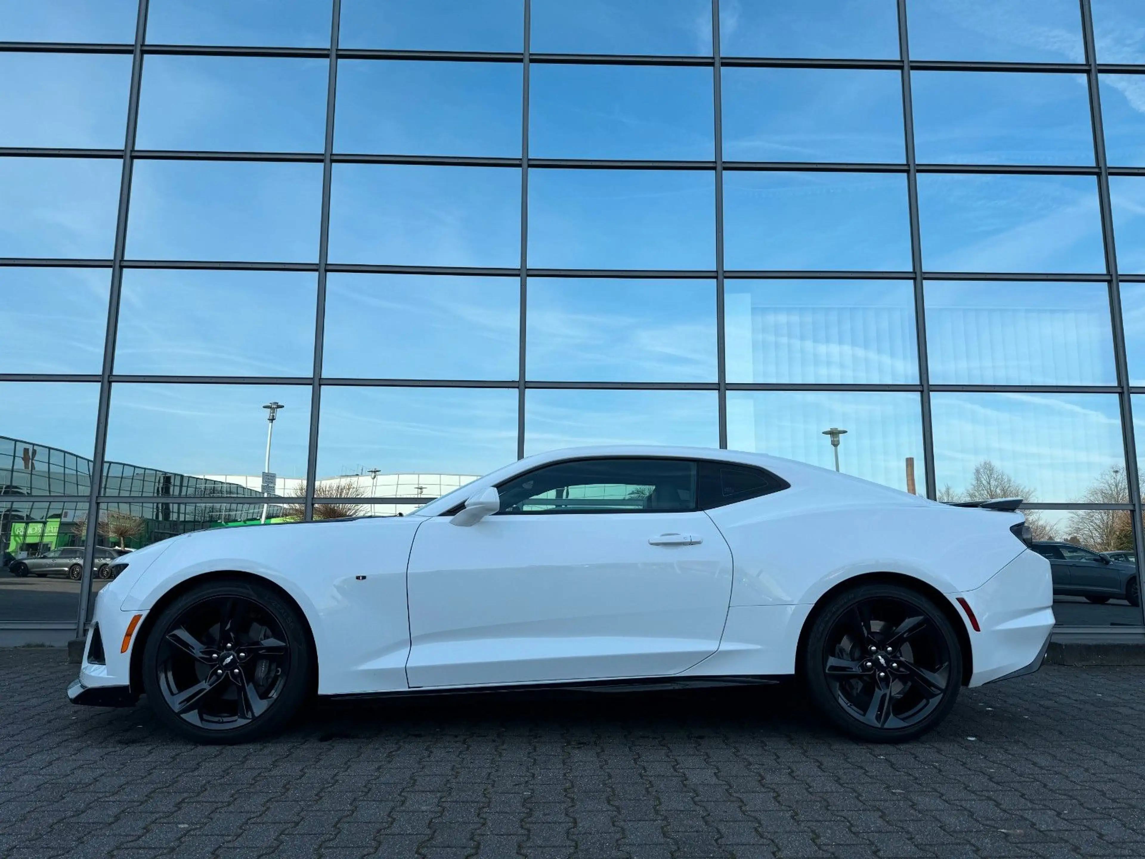 Chevrolet Camaro Coupé Sport ss 6.2 zl1 V8 Carplay Kamera Schalte — photo 4