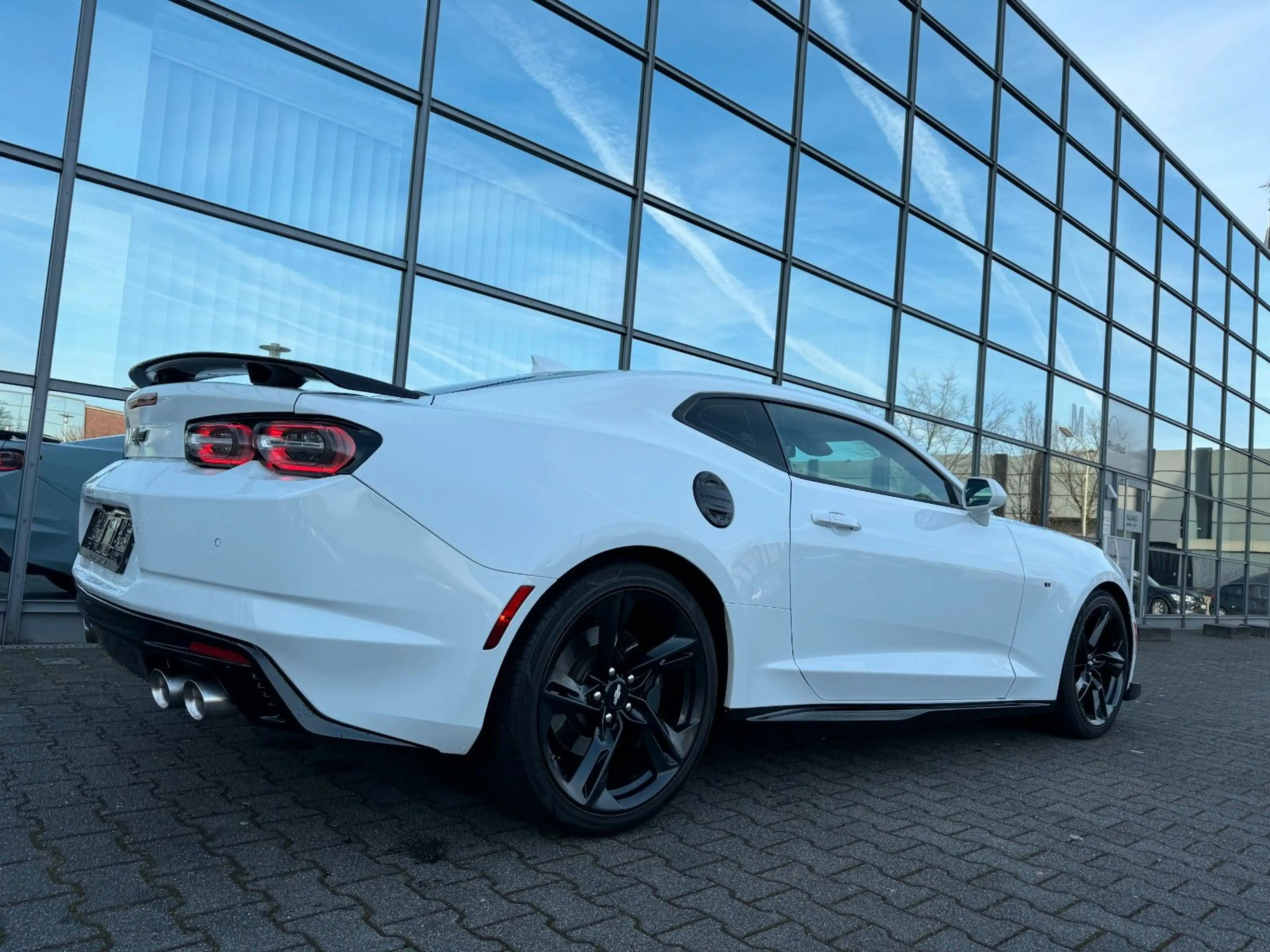 Chevrolet Camaro Coupé Sport ss 6.2 zl1 V8 Carplay Kamera Schalte — photo 12