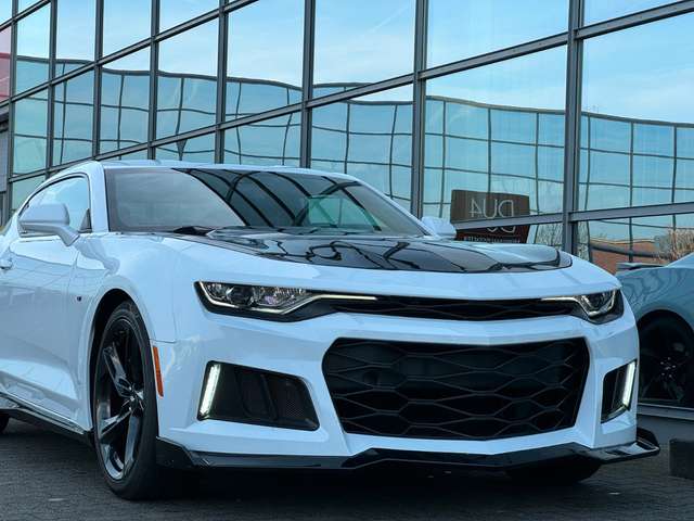 Imagine Chevrolet Camaro Coupé Sport ss 6.2 zl1 V8 Carplay Kamera Schalte