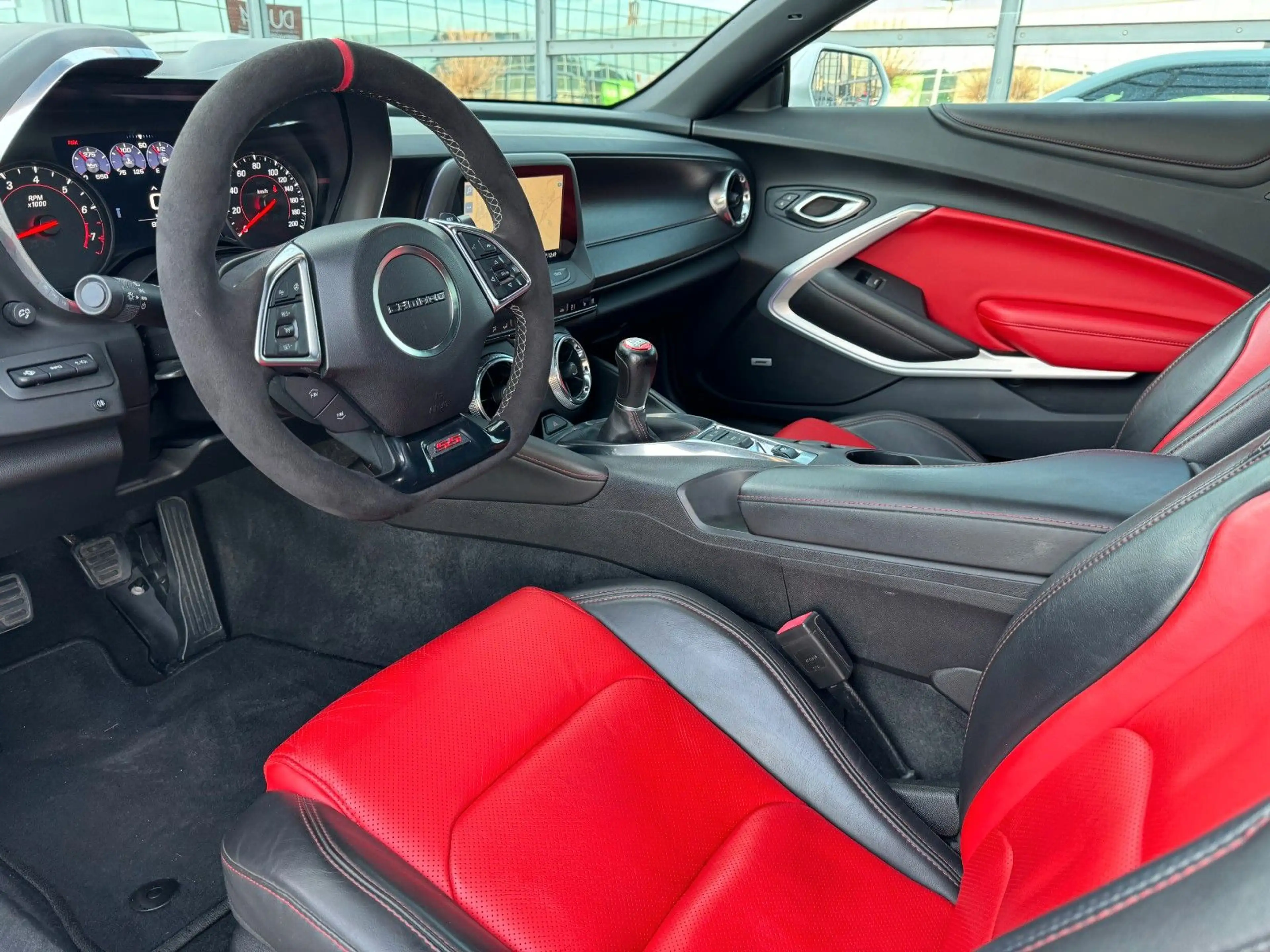 Chevrolet Camaro Coupé Sport ss 6.2 zl1 V8 Carplay Kamera Schalte — photo 9
