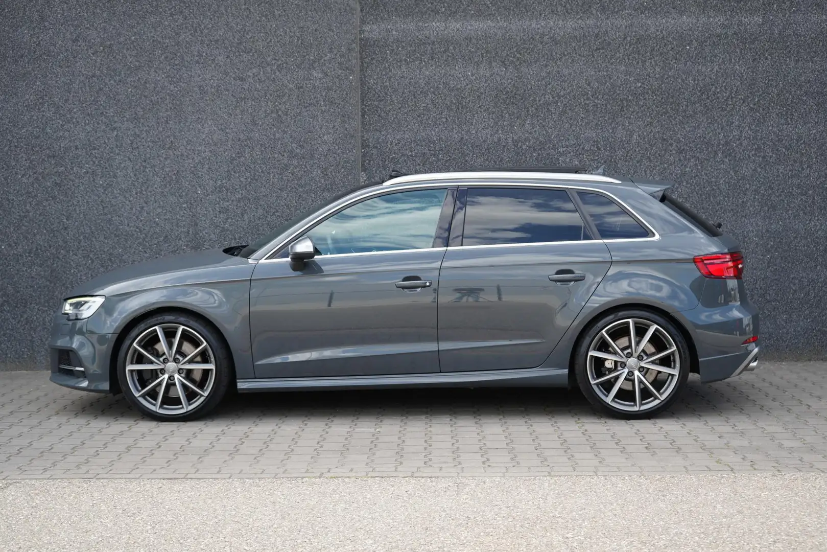 Audi S3 2.0 TFSI S3 quattro Pro Line Plus Pano/Virtual/Mat Grijs - 2