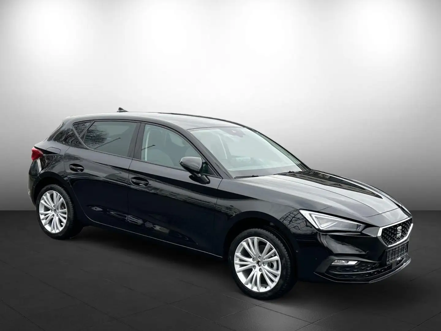SEAT Leon 1.5 TSI 110 kW Style 1.5 16V TSI ACT NAVI Schwarz - 2