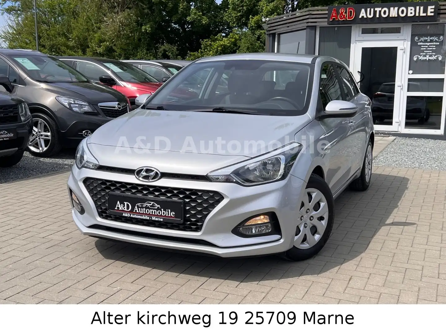Hyundai i20 Trend 1.0 T-GDI Aut. Spur.H. SHZ Kamera PDC Silber - 1