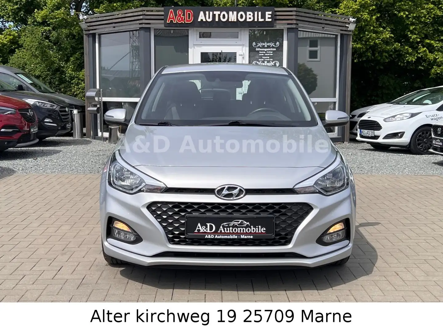 Hyundai i20 Trend 1.0 T-GDI Aut. Spur.H. SHZ Kamera PDC Silber - 2