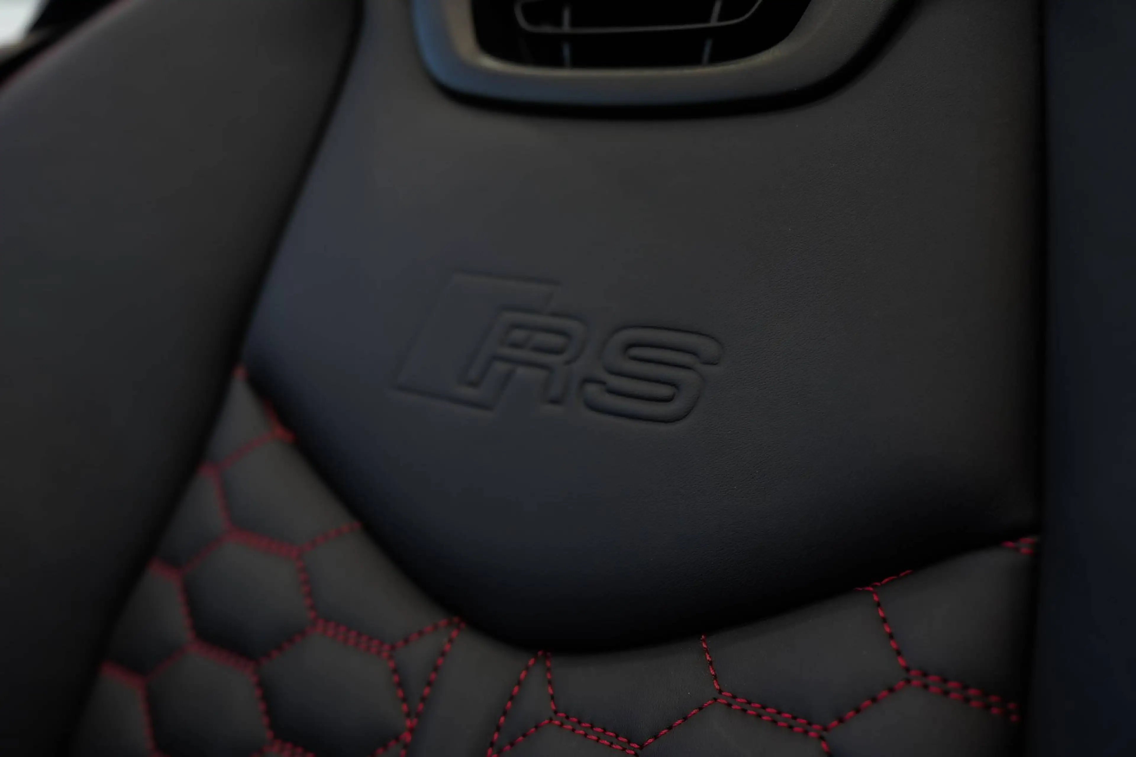 Audi TT RS 2.5 TFSI quattro*NARDO-GRAU*CARBON-INT*B&O — photo 13