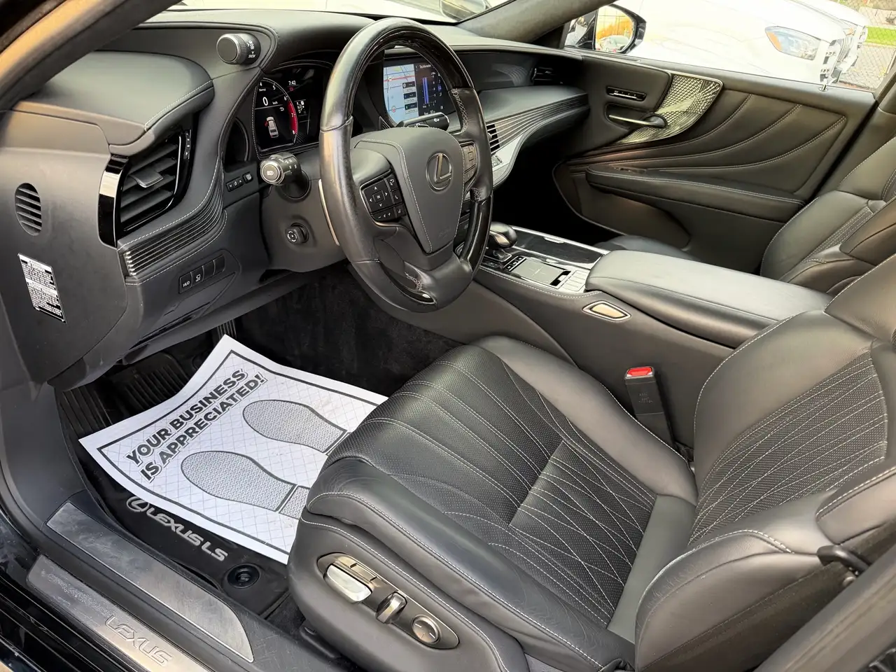 Lexus LS снимка Lexus LS