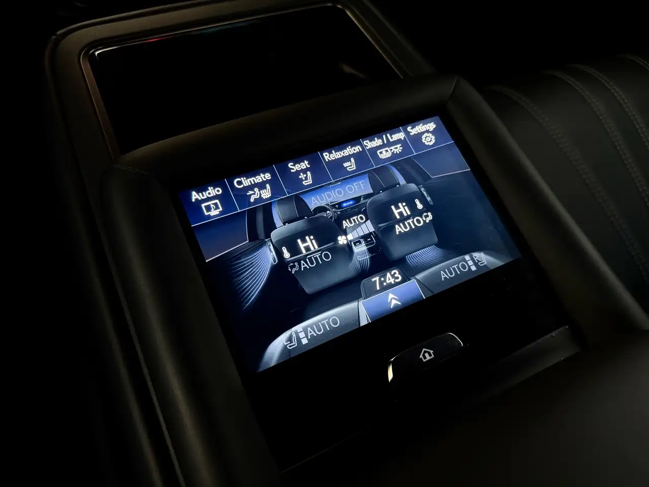 Lexus LS снимка Lexus LS