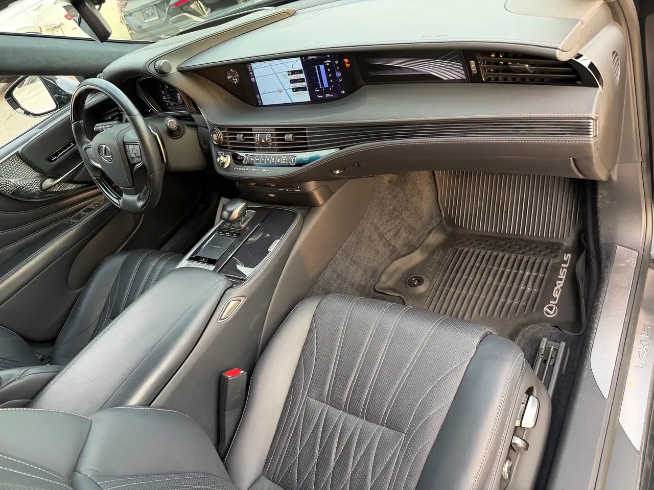 Lexus LS снимка Lexus LS