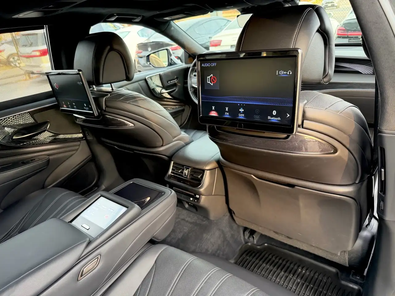 Lexus LS снимка Lexus LS